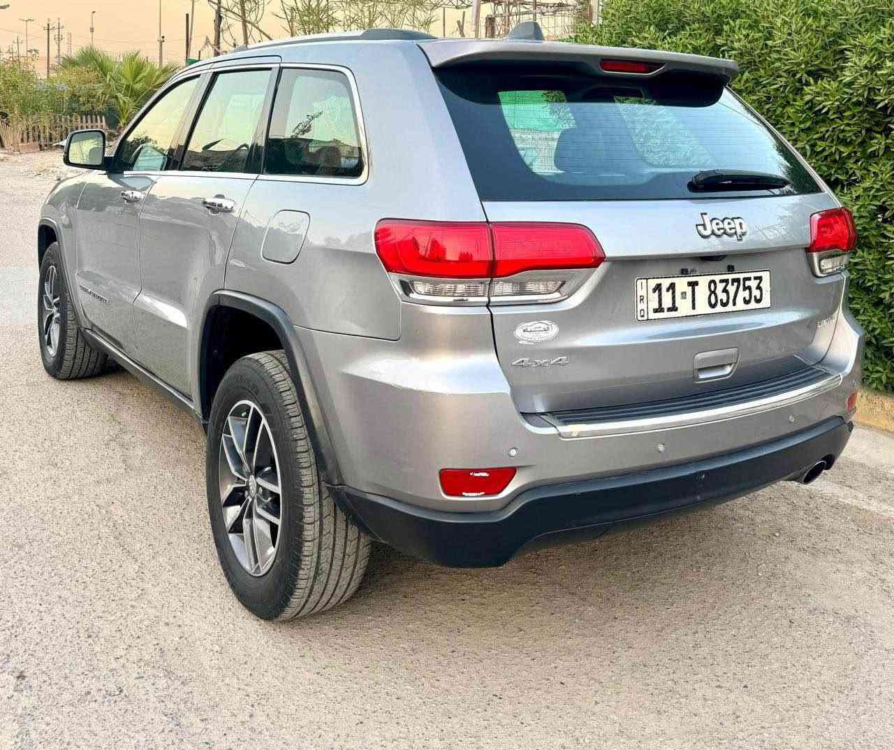 السلام عليكم جيب فئة ليمتد موديل 2017 رقم بغداد الجديد تحويل ثاني يوم محرك 3600 حادثها بسيط طخة بالجاملغ الامامي والخلفي بدون دواخل شرط الفحص فول مواصفات عدا الفتحة بصمة تشغيل عن بعد جنطة كهرباء كشنات جلد وكهرباء تدفئة كشنات رادارات ويل كب 18 وباقي المواصفات المعروفة السيارة جديدة وجاهزة دينار متصرف عليها للبيع فقط السعر 169 ورقة بيها مجال بسيط جدآ حق الجية للاستفسار *********** مكاني بغداد غير متواجد عالنت الشراي يتصل بغداد, العراق
