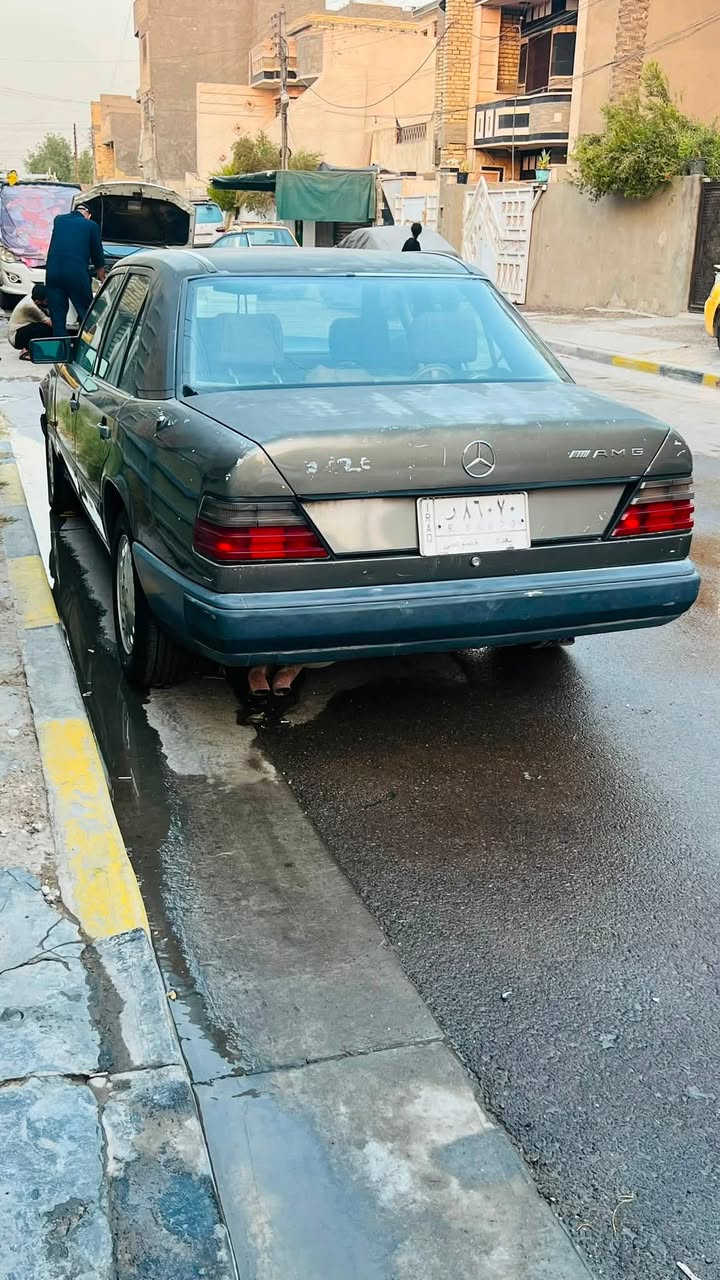 سلام عليكم مارسدس دب للبيع مكينه وكير بلاديات 
السعر 45 وبيه مجال مكان السياره بغداد حي العامل
‭***********‬
