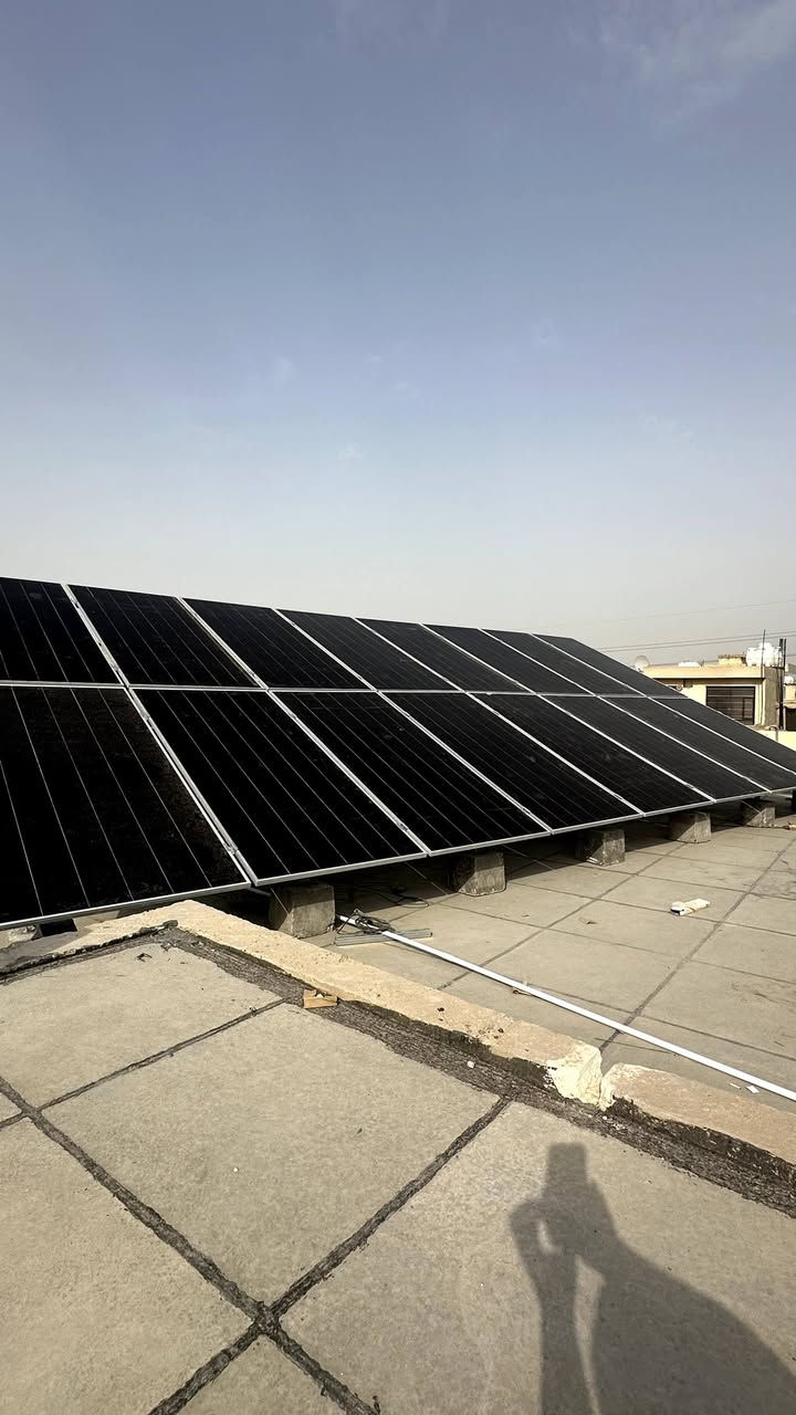 منظومة شمسية • إنفيرتر GoodWe 12kW • بطارية Pylontech 16kWh