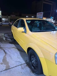 السياره للبيع  السعر 65وبيهة مجال بسيط 07814371460