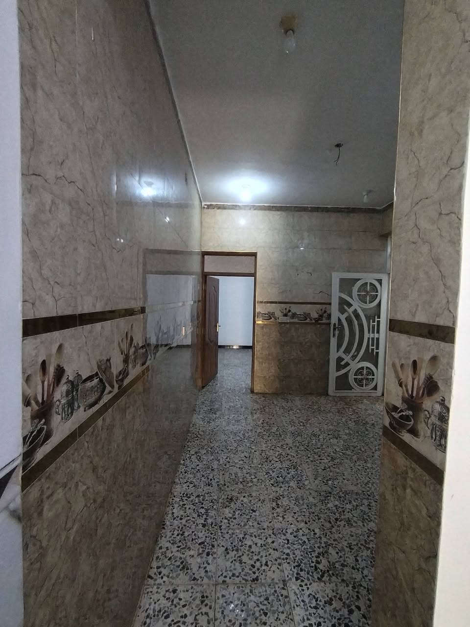 🏨مشتمل  في الخاجيه طابقين فول  البيع🏨
الـــمـــســـاحـــة//100 متر  طـــابــو      صـــرفــ 

الـــواجـــهــــــه ✨5
الــــــــنــــــــزال✨20

#الــطــابــق #الارضـــي 

مـــطبــخ_صــاله  ـ استقبال  -غرفه نوم وصحيات خارجيه  
#الطابق #الثاني 

صــاله  -غرفتين  نوم وصحيات

#اللاستفسار الاتصال على الرقم  ***********     ***********

