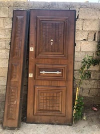 باب ثقيل • ارتفاع ٢٫٢٠م • ايطالي