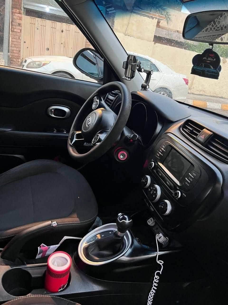 كيا صول ٢٠١٩ وارد امريكي
ضررها موضح بالصور و سونار موجود 
ماشيه ٥٦ الف ميل
تحكمات ستيرن
كامره بلادي
داخل مخمل
منظومه زنون عالي ناصي
مكينه ١٦٠٠ gdi 
السياره مناقصه شي بس تكعيد دعاميه امامي شويه

مكان السياره بغداد حي الاعلام
السعر ١١٥ و بي مجال و اذا مراوس حسب القناعه
*********** بغداد, العراق
