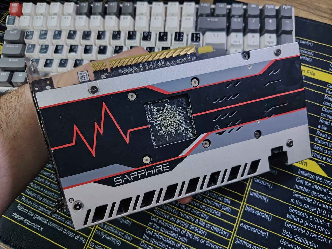 للبيع — Gaming PC
المواصفات:
CPU: AMD Ryzen 5 5600X
GPU: Sapphire Pulse RX 580 8GB
RAM: 16GB DDR4 3200MHz XMP – Crucial Ballistix
Motherboard: Gigabyte A520M DS3H
Storage: M.2 SSD 1TB
PSU: AeroCool 500W 80+ Bronze
كيس Gaming مع  RGB
الجهاز نظيف وشغال بشكل ممتاز، وجاهز للاستخدام والألعاب.
السعر 690,000 الف
العنوان بغداد الطوبجي قرب الكاظمية المقدسة
للتواصل ماسنجر او الاتصال عالرقم *********** بغداد, العراق
