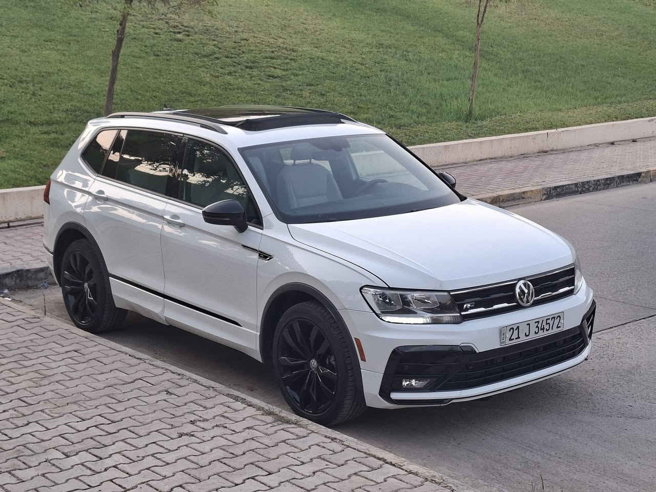 بسم الله الرحمن الرحيم
VOLKSWAGEN TIGUAN SE R Line BLAKE 2021

 
فولكسفاغن تيكوان R Line BLAKE 2021  السياره 7 راكب لون ابيض داخل ابيض ماشية 43 الف  فول مواصفات بانوراما شاشة جبيرة كامرا بصمة أبواب بصمة بريك بصمة رادار امامي رادار جانبي  حساس خلفي امامي كوشنات كاربا كوشنات جلد تدفئة تبريد قطعتين ويل كب تخم تايرات جديد السياره حيل نضيف جاهزه مابيها اي نقص بشرط كير محرك ايرباك كله بشرط السيارة بدون صبغ حتى دعاميات بلادي رقم شاصي موجود بالمنشور مكاني سليمانية السيارة بسمي للاستفسار ***********سعر
