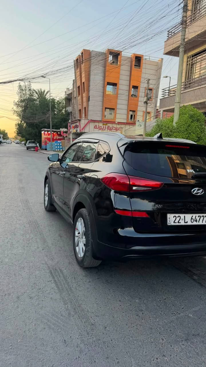 السلام عليكم 
للبيع فقط 
توسان اسود 
موديل 19
صور الحادث ناشرها 
صبغ يم قبق البانزين فقط 
محرك 2400ممفتوح 
تحديد مسار 
حساس امامي خلفي 
رادار امامي 
ماشيه 78الف
كأمره دوار 
السعر 139$
العنوان زيونه 
موبايل ***********
