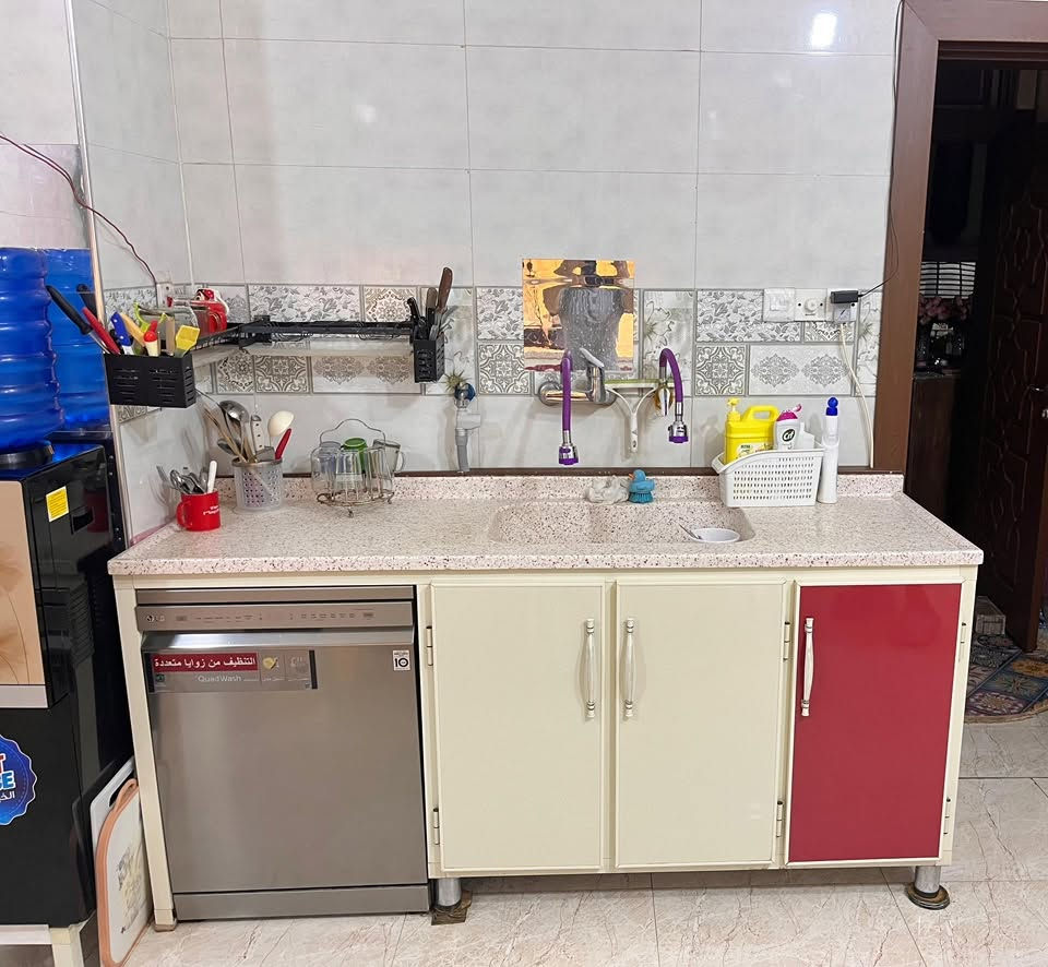 كاونتر للبيع
المنيوم درجة اولى و حجر من اجود الانواع بحالة ممتازة جداً 

📍العنوان: الثعالبة الثانية 
🗒️لمعرفة التفاصيل التواصل على الارقام: 

***********

***********

