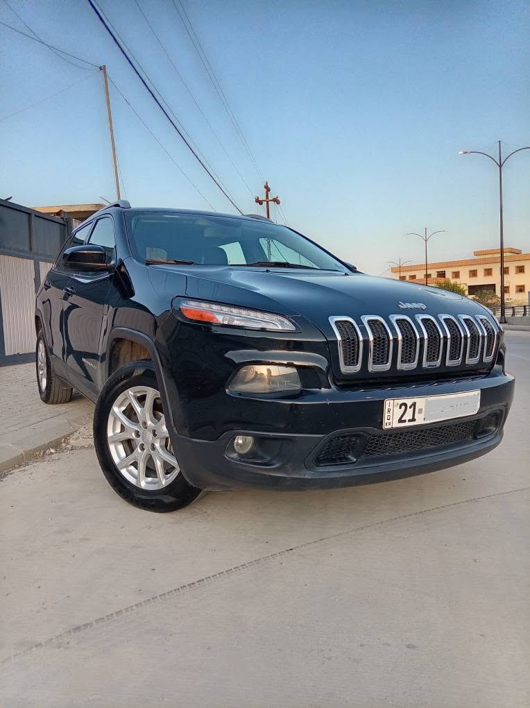جێب چیرۆکی 2018

مەکینە 2.4
گێڕ و مەکینەی نەکراوەتەوە و بەشەرتی فیتەر 
سوکان ڤۆلیۆم
گێچ ئەلکترۆنی
بڕێک بەسمە
نەک تەقەو ڕەقە چرکەشی تیا نییە
سەنەوی هەزە ژینگە ڕێگاوبانی  تاوەکو 2029 تازەیە 
سەیارەکە بەناوی خۆمەوەیە هی مەعرەز نییە لەوەتەی هاتۆتە کوردستان یەک دەستە هەر لای خۆم بووە 
سەیارەیەکی بێ مەسرەفە  بەس سایەقێکی ئەوێت
ئێرباگی هیچ نەتەقیوە دەعمەکەی سوکە 
سەیارەکە 4 پارچەی لای سایەقی بۆیاخی دوبەیە 
کەڤەری چەمەلغی دواوەی گۆڕاوە
دەعمی ئێرەی نییە
بە شەرتی ئەوەی  ئێرباگی سیستەم نەبێ هەمموی بیلادی بێت
ڕەقەم شانسی :  1C4PJLCB6JD553188
سعری 97 وەرەقەیە معامەلەیەکی برایانەی تیایە
 تکایە سەیارە بە نامەو کۆمێنت ناکڕێت موشتەریت پەیوەندی بکە 
   *********** السليمانية, العراق
