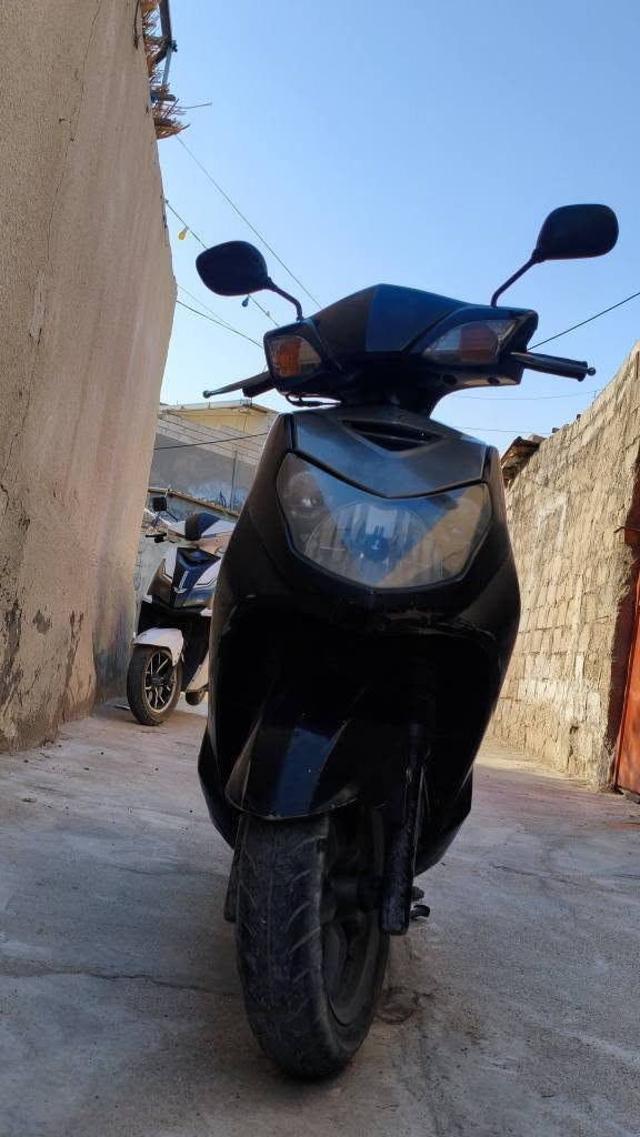 السلام عليكم، دراجة سكنس نوزل للبيع نظيفة استخدام شخصي مكينه نظيفه كلجات رياضيه شلعه ومعدل خير من الله،  السعر 750 وبيها مجال 
للاستفسار تواصل *********** البصرة, العراق
