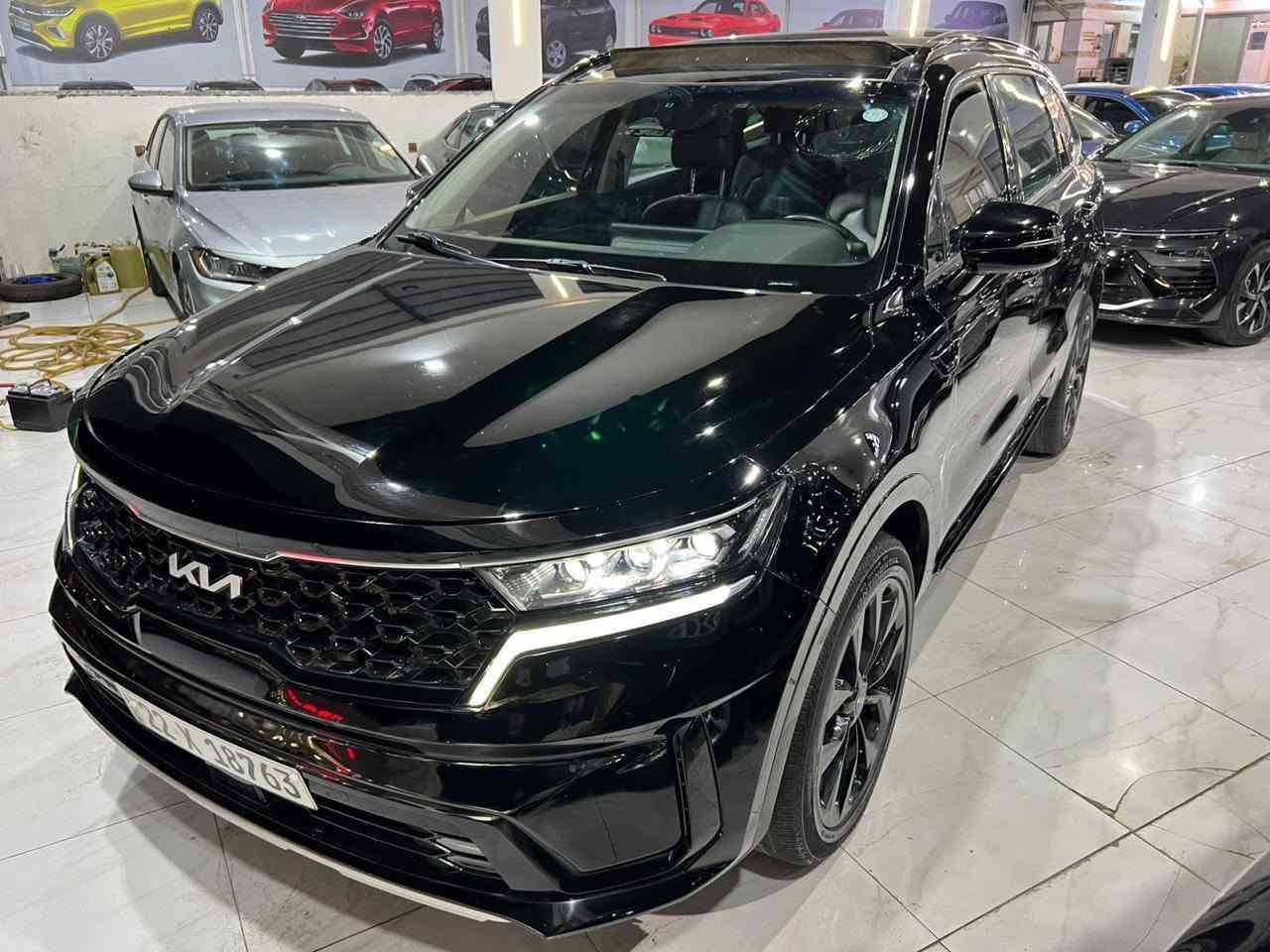 🚘🔥 كيا سورينتو X-Line موديل 2023 🔥🚘
🇺🇸 وارد أمريكي
⭐ X-Line فول فول
📍 رقم أربيل جاهز
🛣️ ماشية 30 ألف مايل فقط
🎨 ربع بونيد صبغ
✅ دواخل نظيفة
✅ إيرباك سليم
✨ حالة ممتازة جداً

🔥 أبرز المواصفات:
• X-Line Package
• دفع رباعي AWD
• جنوط رياضية 20 إنچ
• فتحة سقف بانوراما
• شاشة 10.25 إنچ
• Apple CarPlay + Android Auto
• شحن لاسلكي للموبايل
• دخول وتشغيل ذكي
• كاميرا خلفية
• حساسات اصطفاف
• مثبت سرعة
• تحذير النقطة العمياء
• تحذير الخروج عن المسار
• المحافظة على المسار
• تحذير التصادم الأمامي
• فرملة طوارئ أوتوماتيكية
• تحذير حركة المرور الخلفية
• مقاعد جلدية
• تحكم كهربائي بالمقاعد
• تكييف Dual Zone
• تحكم من الستيرن
• إنارة LED
• Roof Rails
• 3 صفوف / 7 ركاب

💰 السعر: 220 ورقة
🔥 بيه مجال 

📞 للاستفسار والتفاصيل:
***********
واتساب
***********

📌 ملاحظة:
🚘 متوفر عندي كافة أنواع السيارات وبمختلف الموديلات والمواصفات
🔥 عروض يومية وأسعار مناسبة

