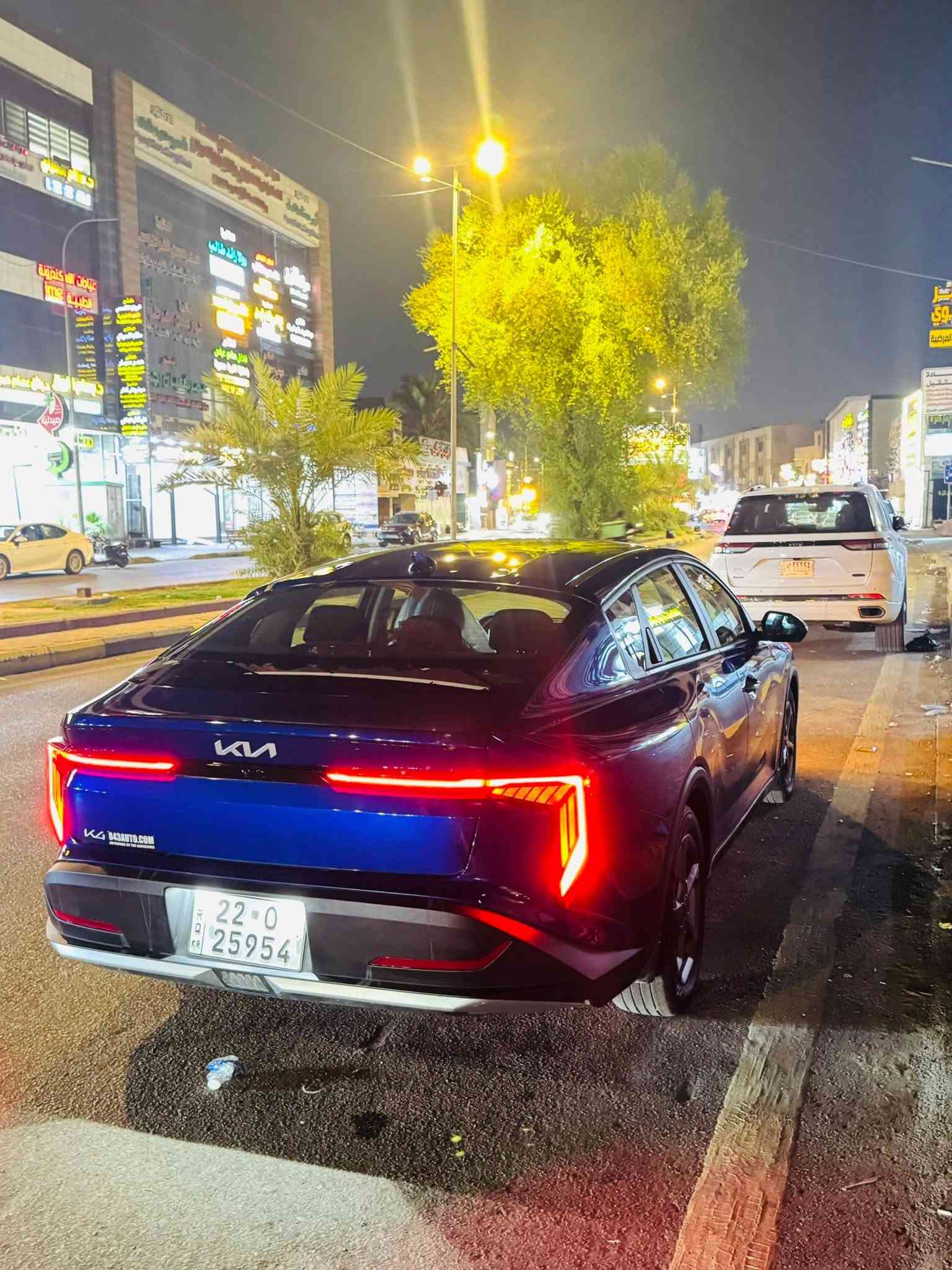 ليدور نضيف وبدون ايرباك 
K4 موديل 25 بدون تبديل بدون فتح ليبل واحد 
بدون ايرباك وبدون دواخل جزء بسيط من بنيد فقط 
ماشيه 15 باسمي شرط تحويل 
وبسعر مناسب وحادثها جداً بسيط 
ب 165 ورقه فقط 
*********** 
بغداد الاعضميه

نص مكتوب في الصور:
- K4 BA3AUTO.COM
