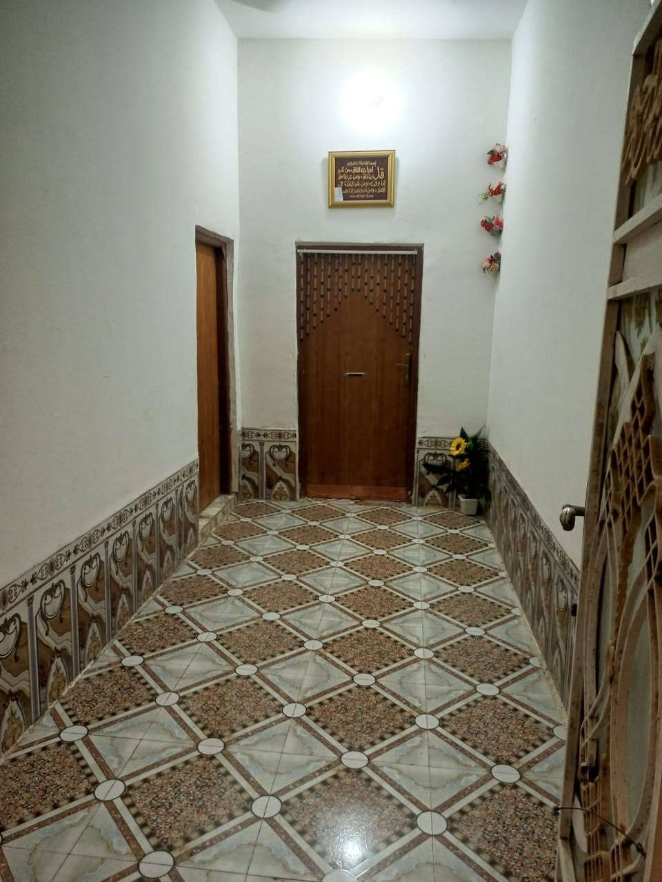 دار البيع مساحه ٢٠٠
بل بيكات قرب ل يوسف 
***********

