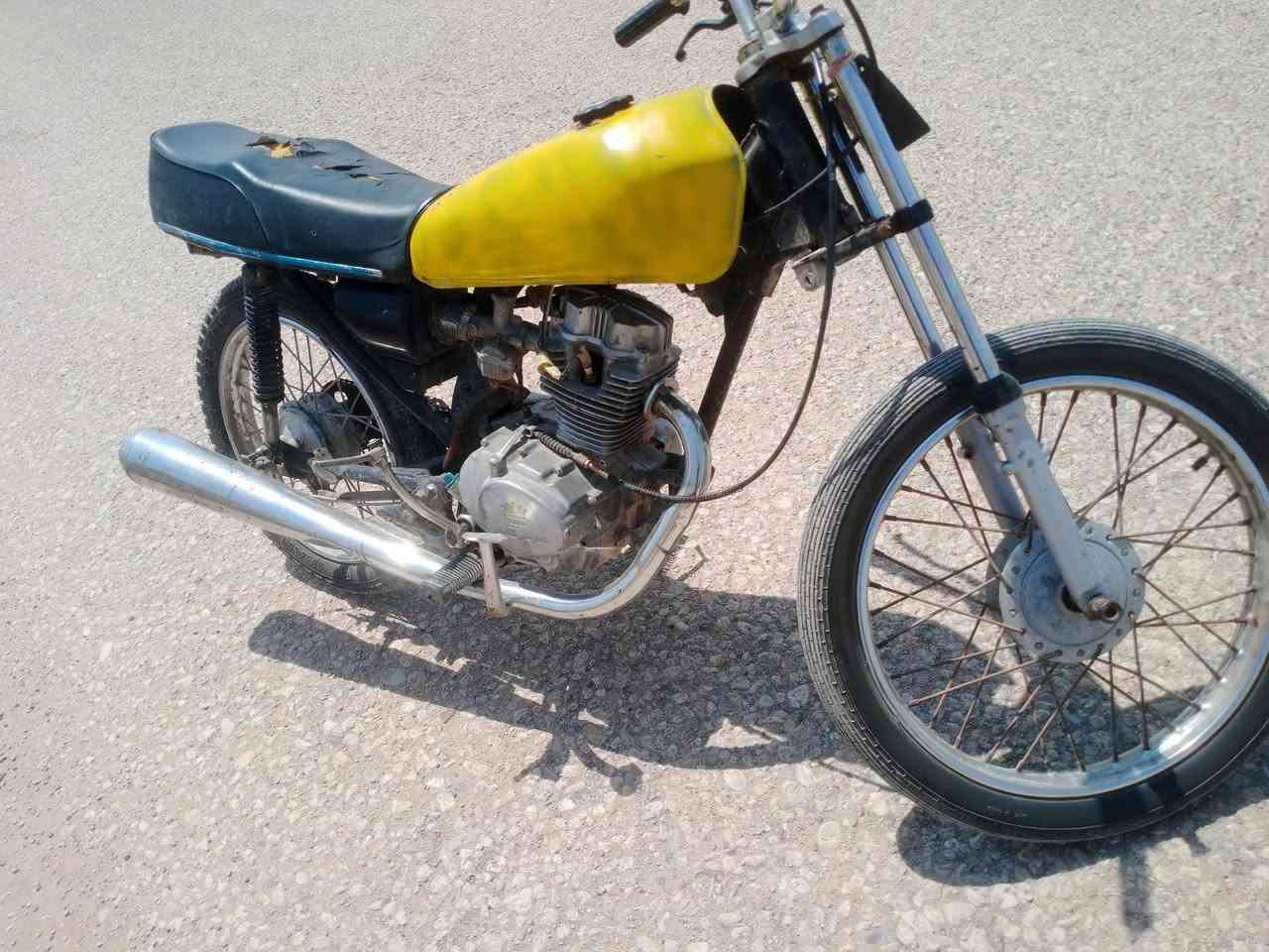 سلام عليكم ارشا كلك للبيع سعر 250 
مكان الديوانية الشافعية رقم ***********
