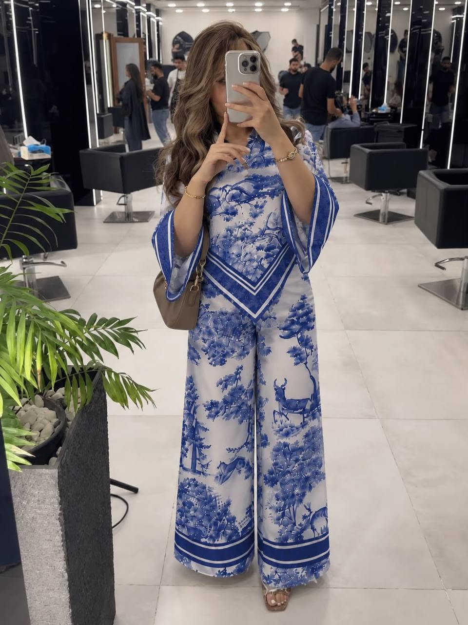 حيل نازك بلبس يجنن😍😍😍 خامه دبي لقياسات 38-44-42-48-46 كل هاذ جمال بسعر 28 توصيل جميع لمحافضات
