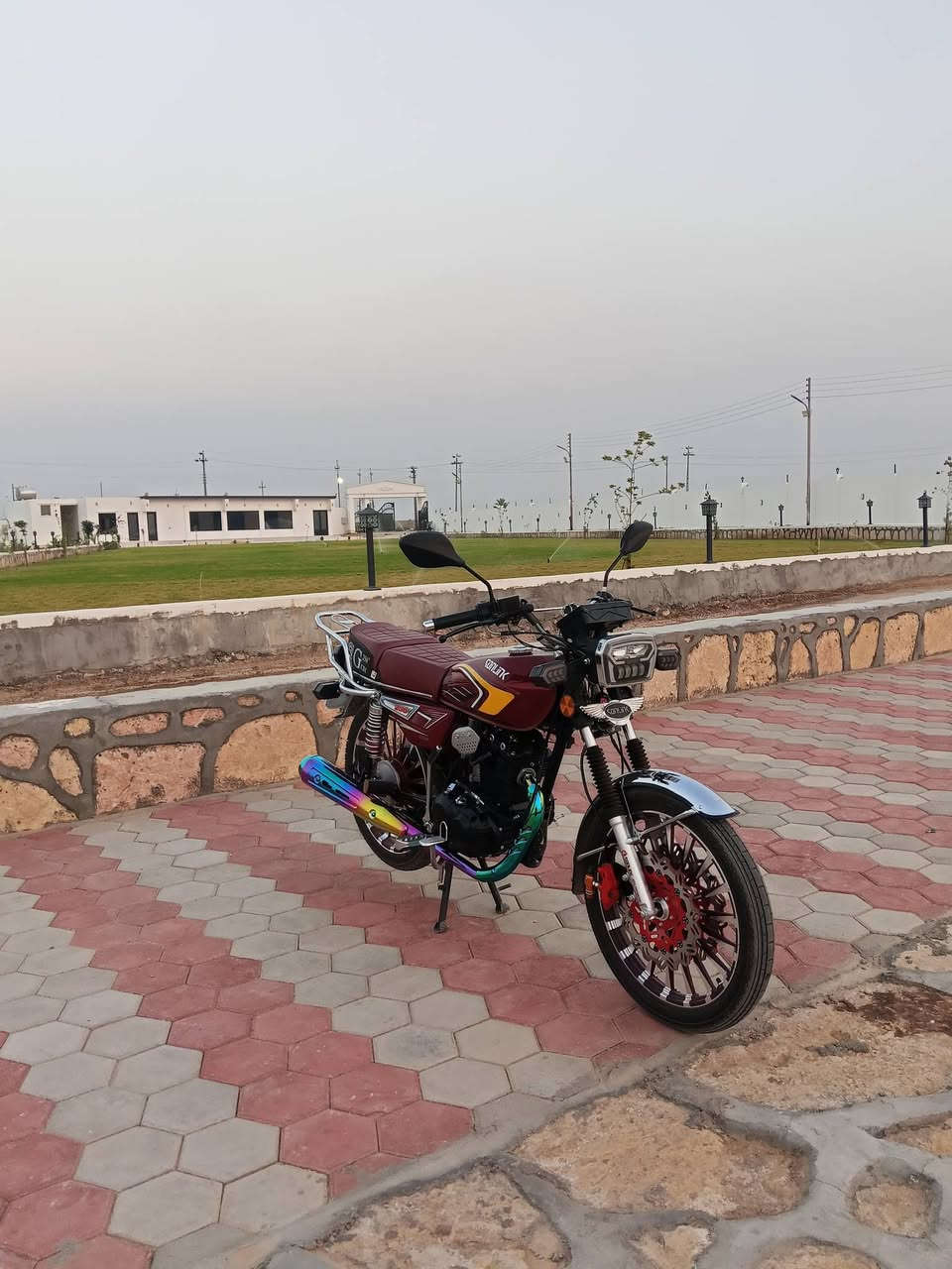 السلام عليكم
دراجه سونك
محرك 250cc
لون موروني
دراجه مانقصهه برقي
صارلها 3 اسابيع من مشدوده
1375بيهه مجال قليل
العنوان الرمادي حصيبه الشرقيه
الموشراي يعبر المنشور
للاستفسار:***********
