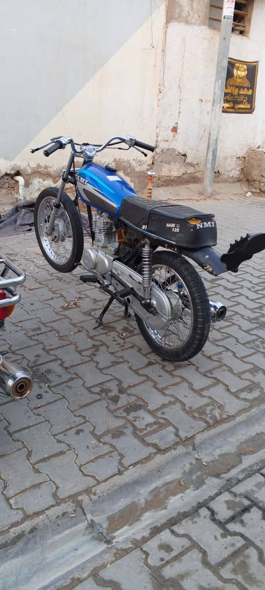 ايسلام عليكم نامه شلامجه اوراق شاصي متياز مكينه ٢٣ دراجه حلوه ونضيفه شلعه ومعدل ١٢٠ الشراي راسلني عل رقم لو يخابرني‏‪***********‬‏ مكان سماوه رميثه
