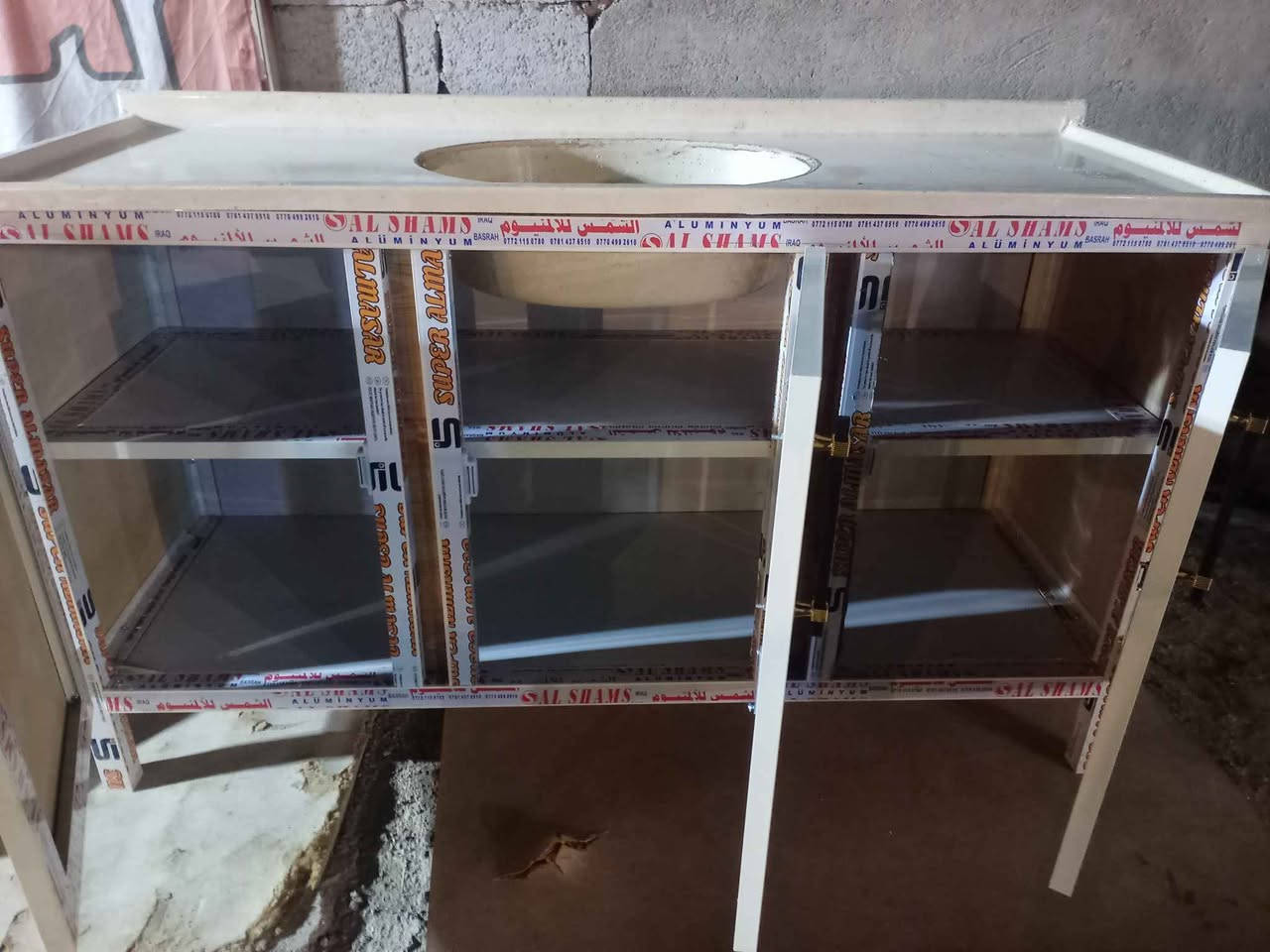 سنك متر ونص جديد سعره 200 العنوان قبله حي المهندسين *********** البصرة, العراق
