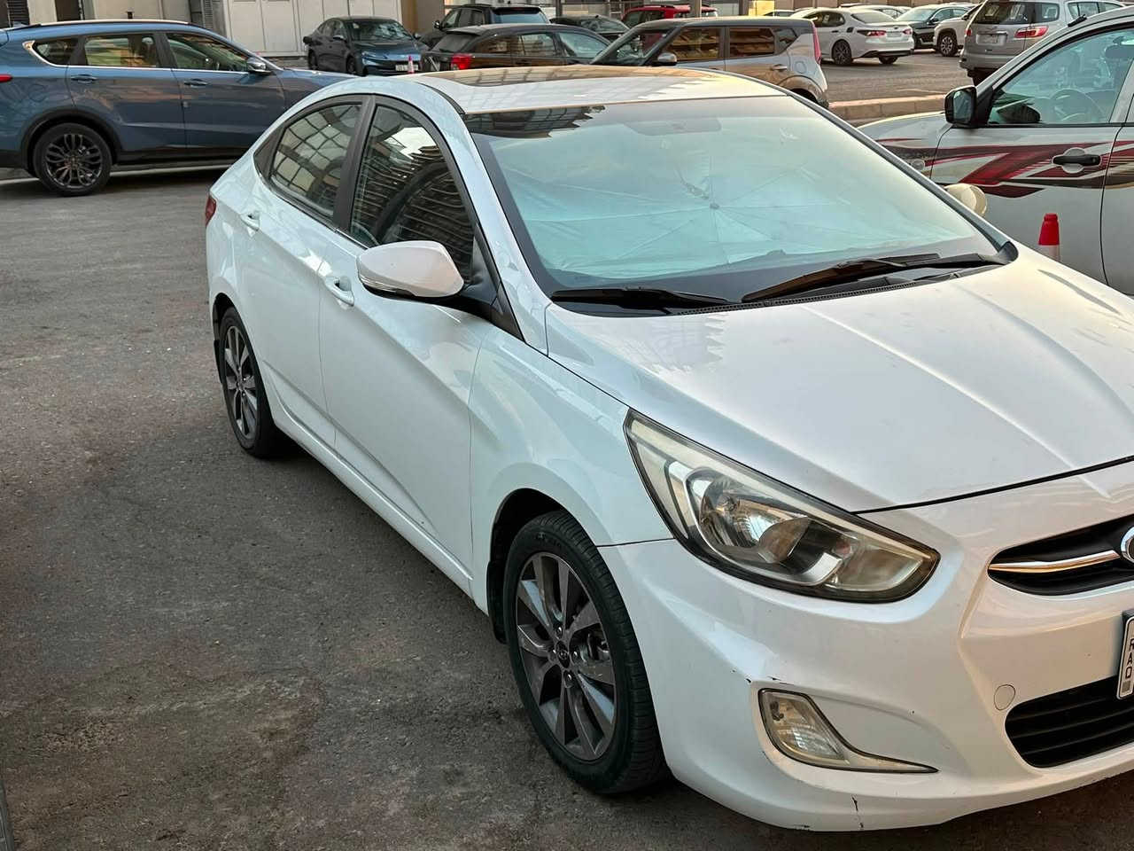 للبيع اكسنت 2016 خليجي 
محرك 1600 cc
فتحة
شاشة
ماشية 130000 كيلو
السعر 95$
بغداد/حي الجهاد
*********** واتس اب

