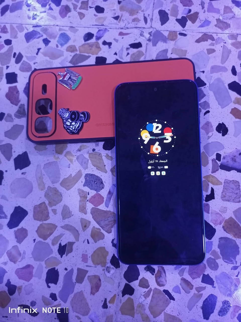 جهاز سمارت 10جديد صارلو يومين بس السعر 200 عنواني موصل جانب الايمن ***********

نص مكتوب في الصور:
- Infinix NOTE 10