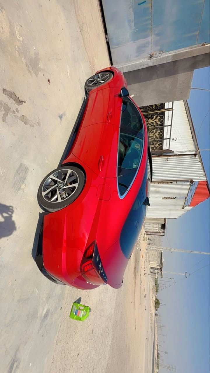 سوناتا 2022 فول مواصفات
 بانوراما 
رادارات جانبية 
و امامي 
و خلفي 
تحديد مسار 
كروز قفل سرعة 
ويل رياضي 19 
كشنات جلد و كنتارة 
تحكم كشن كهربائي 
هيتر تدفئة كشنات 
تحكم ستيرن جهتين 
اشاير بالمري و رادار 
شاشة جبيرة و كار بلي 
بصمة تشغيل 
و تشغيل عن بعد 
و بصمة ابواب و جنطة 
وارد امريكي قطعتين كلير فقط جامغ ايسر مفتوح مسروق و مبدل و مصبوغ و البنيد تخريب شخوط فقط كلير 
محرك 1.6 تيربو 
كير 8 نمر 
و شفتات ستيرن 
كير دكم 
السيارة حيل جديدة ماشية 75 الف كم 
تخم تاير و حدادة كلها حديدة توني مبدلهن 
التبريد ثلج و ترايها كلش حلو السيارة حيل جديدة 
بيها فقط المكينة تبخر من القبق 
الرقم معوقين تنتهي 2029 و المعوق ولد شاب عمرة 20 

للاتصال ***********
سعرها 155 و بيها مجال 
مكاني البصرة الزبير, البصرة

