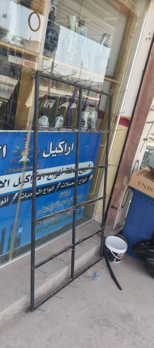 رفوف للبيع
رفوف حديد 
رفوف خشب 
لوحه اعلان حديد الطور 3العرض 120
لتواصل ***********
