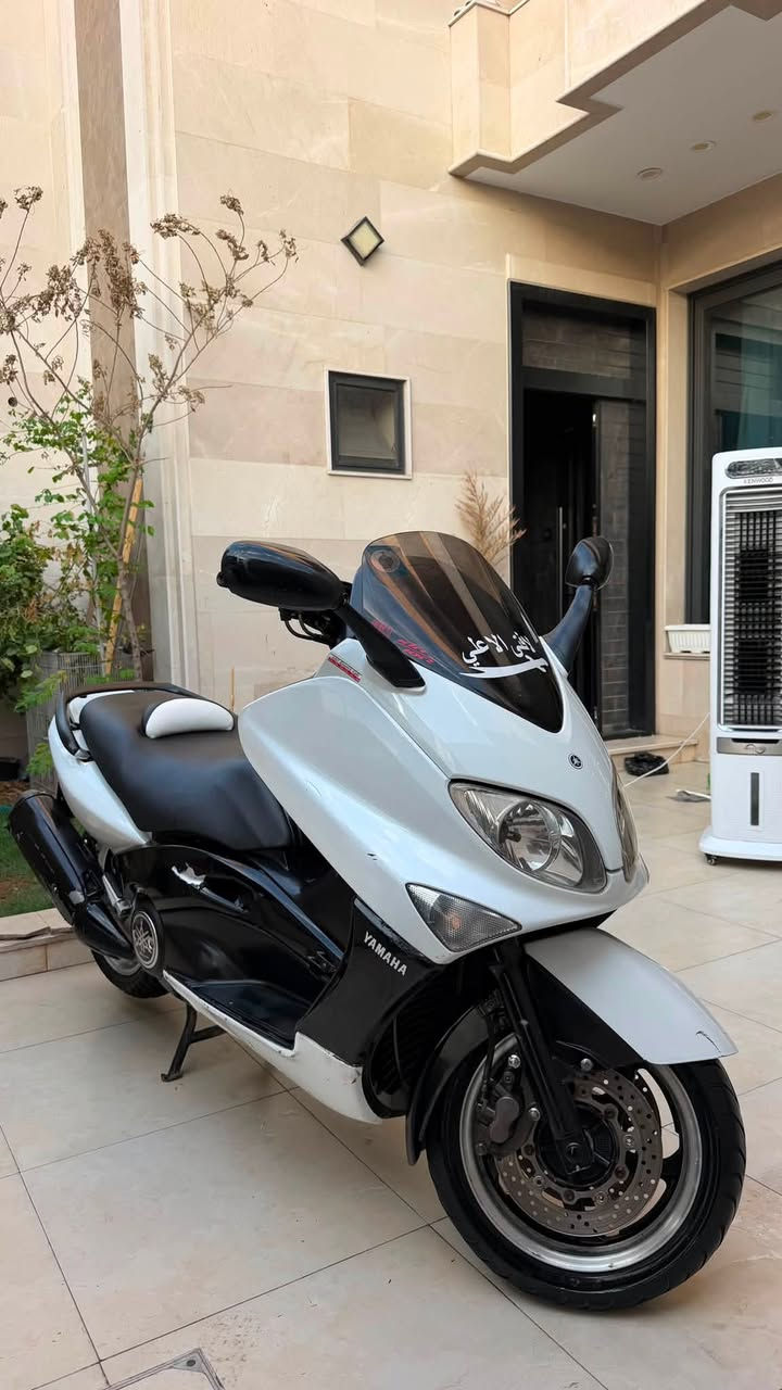 السلام عليكم   TMAX  2008
مرقم مرقم  رقم انكليزي 
الدراجه نظيفة جداً تجي تكلب وتشوف 
الصفاح مغلفه تايرات جدد الكشن دوشمة جديده يدات تدفئة بيها جي بي اس بلادي عليها راديتر 2014
عليها ادامه كامله قبل فتره الدراجه كامله من كلشي تجي للبيت تفحص الدراجة مكفولة مكاني بغداد الحبيبيه 
للتواصل مموجود مازنجر ماعدي وتساب فقط او اتصال 
♥️***********
