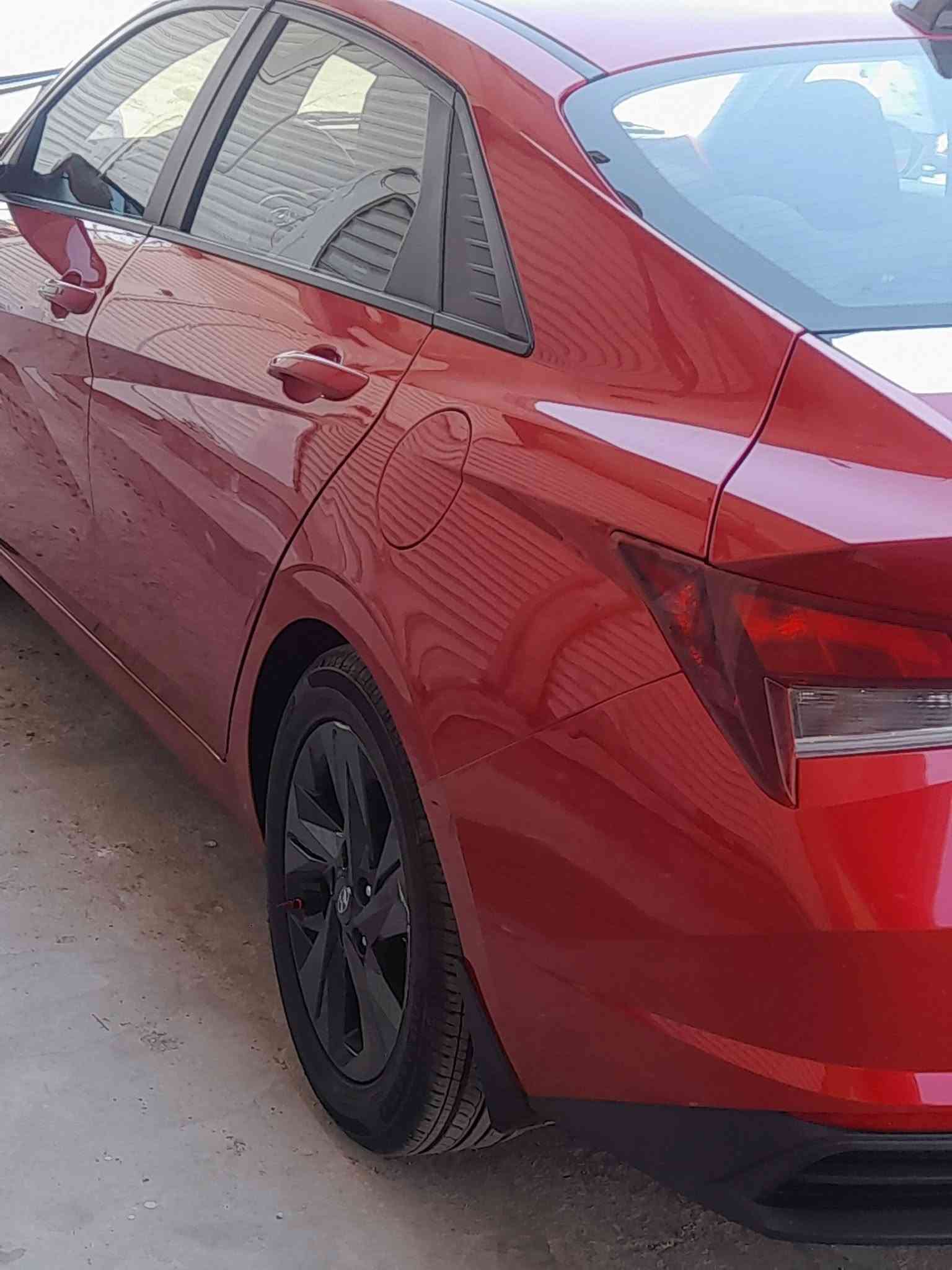 لانتره وارد امريكي مديل 23 السعر 130 رقم مثني معوقين بيه جامغ وبنيد الجاملك الخلفي بيه ضربه بس موقيه السياره جاهزه اي نقص مابيه موجوده السياره بلبصره  هذا رقمي ***********
