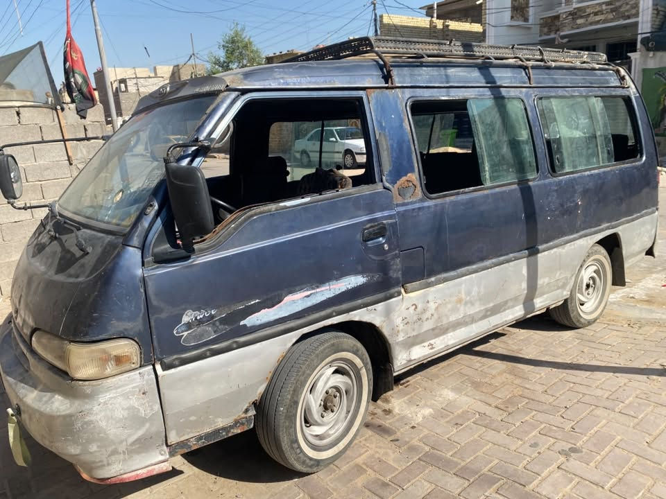 هونداي محرك بيه تبخير الثالث يفلت موديل ٩٤رقم مثنّى راعيها موجود رقم الماني السيارة موجوده البصره 5ميل السعر ١٣سنويه عاج / الاتصال ***********
