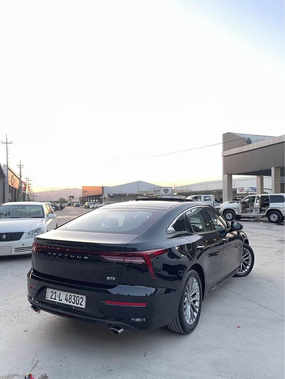 Besturn B70 موديل 2024 (فول مواصفات)  
 موديل: 2024  
 مواصفات: فول مواصفات (کوشن جلد خەردەلی/بڕاون، شاشەی گەورەی لمس، بانۆراما، سوکان ئۆپشن، گێڕ ئۆتۆماتیک).  
 بۆیاخ و بێدەنسی: دوو دەرگای بۆیاخە، بە بێ دەعم و بە شەرت.
 ساڵیانە و ژمارە: ژمارە سلێمانی (21)، ساڵیانەی تازەیە و بە ناوی خۆمەوەیە، ئامادەیە بۆ ڕەقەم و تحویل.  
 سعر: 118 ورەقە (قوفڵ) $11,800.     
لە سلیمانیم 
———————————   *********** وەتسئەپ ڤایبەر 

الموديل: 2024  
 المواصفات: فول مواصفات (كوشن جلد تحفي/جملي، شاشة كبيرة لمس، بانوراما، تحكمات هوز/ستيرن، جير أوتوماتيك).  
 الضرر والصبغ: صبغ بابين فقط، بدون حادث (بدون دعم) وبشرط.
 السنوية والترقيم: رقم سليمانية (21)، السنوية مجددة باسمي وتحويل مباشر.  
 السعر: 118 ورقة قفل (11,800 دولار).
عینوان سلیمانیە 
*********** وەتسئەپ ڤایبەر السليمانية, العراق
