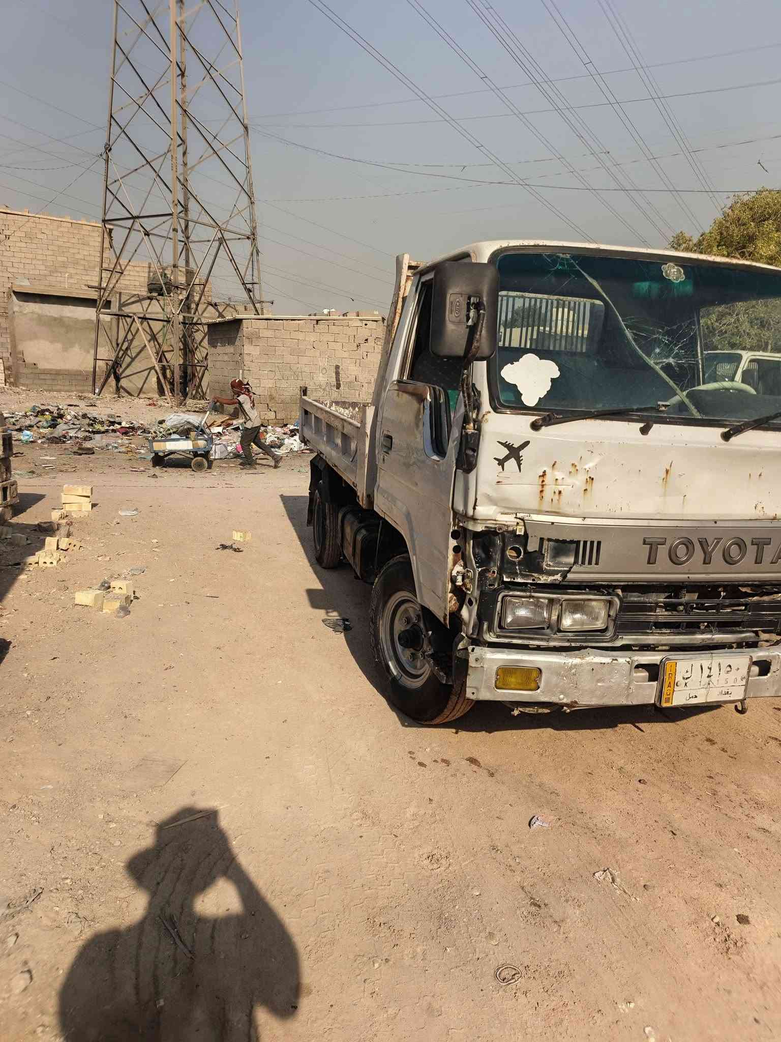 ***********
سياره للبيع رقم بغداد 

ب 40 وبيها مجال سياره شاصيه بي فطر صغير ام عمر

