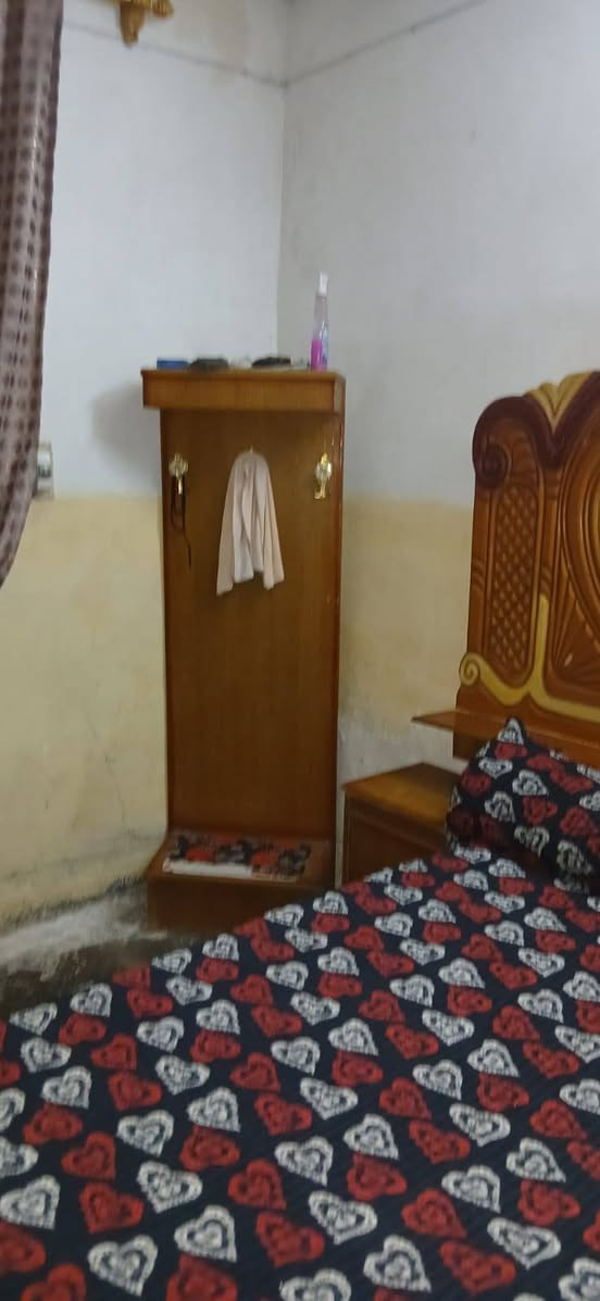 البيع قرفه اخشاب ٦بيبان جديده كامله مكانها حفريه لاستفسار على رقم ***********☆***********
