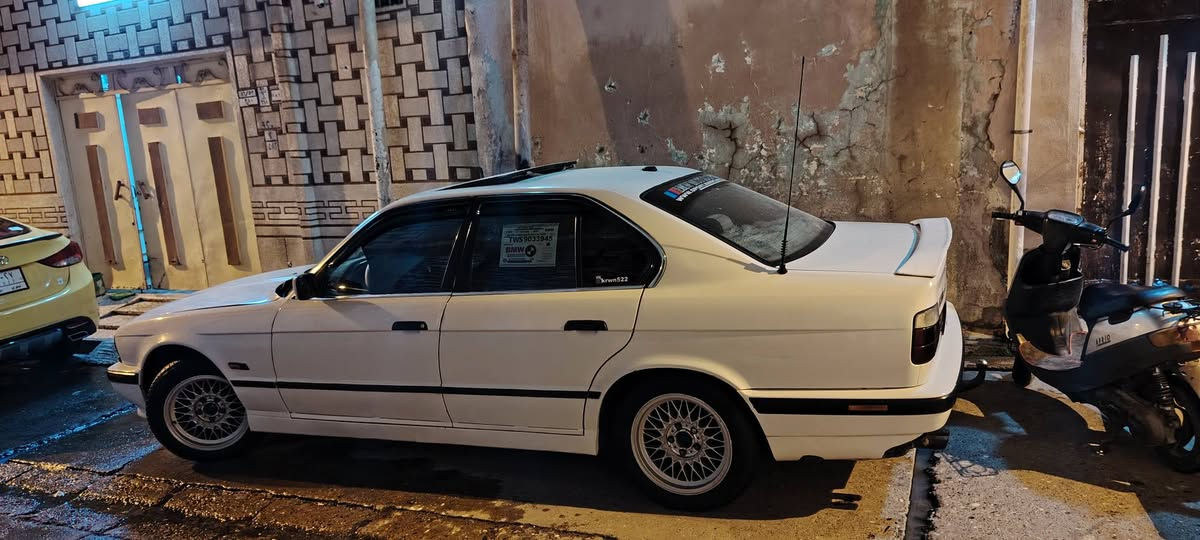 اقرا منشور وخبر ودلل
سلام عليكم 
بي ام لبيع صبغ اقل من
 احزام سياره حيل حلوه
530مكينه 520عليها برس 
جاملخ كدم طخه صغيره 
السعر 50 وبيها مجال 
وعليه اكثر من هل سعر والله 
تبريد بس غاز 
اقرا منشور بعدين خبرني
***********
