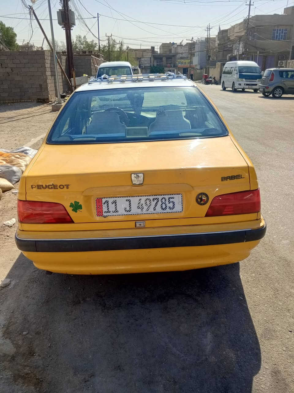 السلام عليكم للبيع موديل 16 سياره جاهزه مصفره هيئه وغرامات شرط التحويل بيها تبديل بنيد وطخه وتعمير جاملغ   السياره بيها تلحيضات بسيطه السعر 37 مجالها بسيط مكاني بغداد ***********
