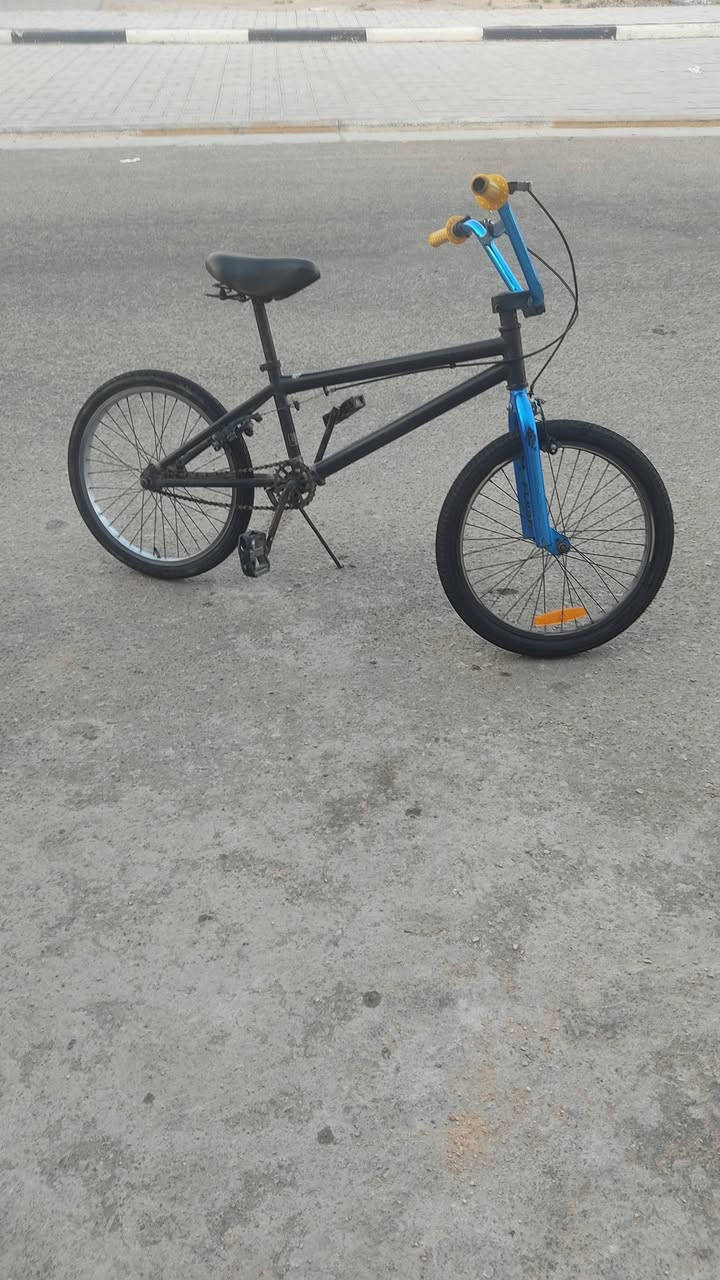 السلام عليكم 
بايسكل BMX مستعمل سعر 75 وبي مجال 
للتواصل بالخاص  واتساب 
***********
