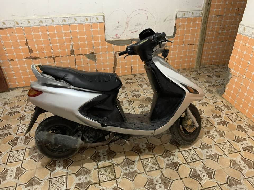 سلام عليكم 
دراجه فراشه فحل للبيع كلشي بيه شغال فقط الضفيره الخلفيه يرادلها دراجه نضيفه ومامتعوبه حگ الشغل السعر خاص المايشتري لايعلق تعليق مومناسب باقي التفاصيل بالخاص عنواني البصره القرنه/ناحية الثغر
رقم الهاتف/*********** متواجد على الواتساب والفيس والخط
