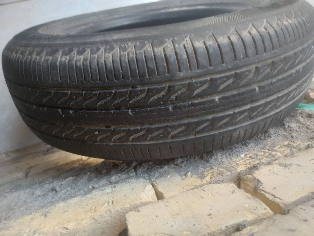 متاح تايرات فوك النص عمر ١٨٥/٧٠/١٤ واحد ١٧٥/٧٠/١٣ بغداد الشعب ***********
