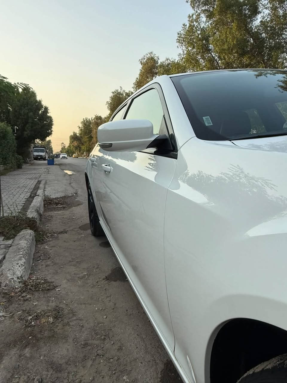السلام عليكم
للبيع او مراوس حسب القناعه  كلايسلر اوبامه موديل 2023 وارد امريكي كفاله عامه لا صبغ ولا تبديل صور مزاده بل منشور سياره فول للخير S300معاده الرادار جوه الرقم ممشه السياره 27 السياره جديده كلش  صور واضحه الشراي يتصل ***********مكاني بغداد جديده سعره 345وبيه مجال للشراي
