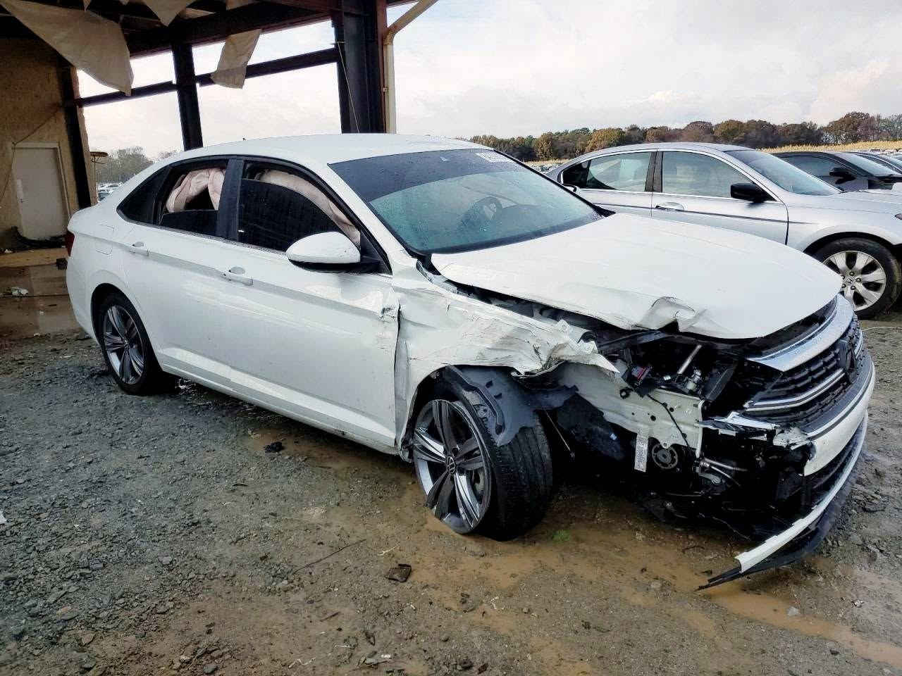 🚗 Volkswagen Jetta 2024 SE
✅ محرك 15 tirbu
✅شاشة لمس
✅دشبول الكتروني
✅ كاميرا خلفية
✅كشن جلد+تدفئه+كهرب
✅ Apple CarPlay & Android Auto
✅ دخول ذكي (Smart Key)
✅ مثبت سرعة
✅ تحكم بالمقود (ستيرن كنترول)
✅ بلوتوث + USB
✅ نظام مراقبة ضغط الإطارات (TPMS)
✅ حساسات إنارة
✅ حساسات مطر
✅ مكيف أوتوماتيك
✅ جنوط ألمنيوم
✅ فرامل ABS
✅ نظام الثبات الإلكتروني (ESC)
✅ وسائد هوائية كاملة (Airbags سليمة)
✅ اقتصاد ممتاز باستهلاك الوقود

📌 الموديل: 2024
📌 الممشى: 13000m 
📌 Airbags ستيرن وبرده

💰 السعر: 155 (بيه مجال بسيط)

📞 ***********
