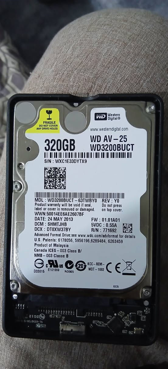 ٣٢٠ جيجابايت • بلايستيشن٣ • ٤٠ لعبة