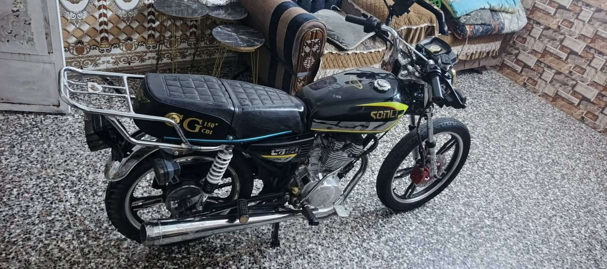 دراجه للبيع كهربايات كلها شغاله محرك كفاله نقصها جاملغ امامي والركبه شوي راخيه سلف هندر محرك بالجيس مكاني حي اور سبع قصور السعر ٥٠٠    ***********
