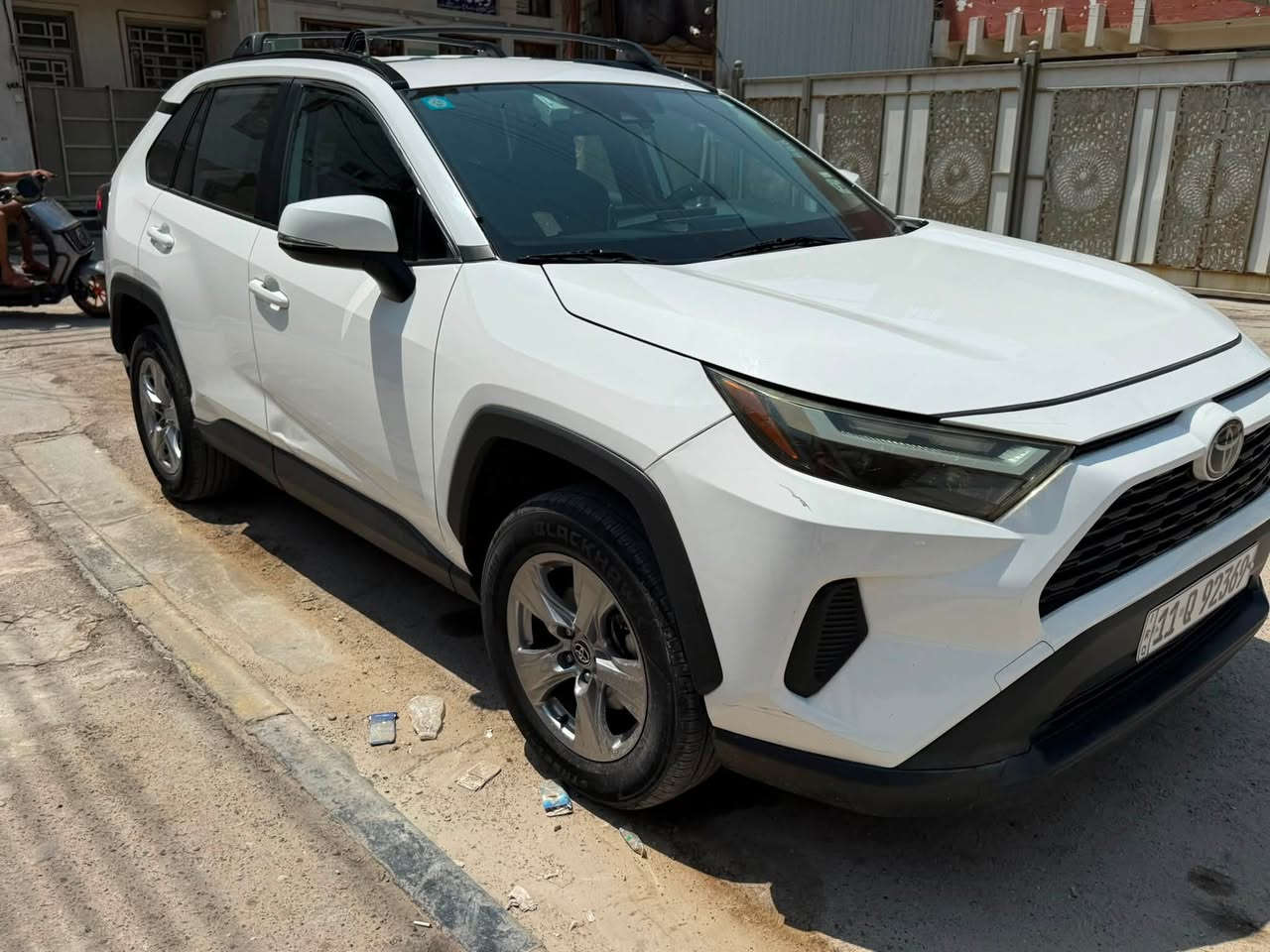 السلام عليكم 
🔹 الموديل: 2023 XLE
🔹 التسجيل: بغداد
ماشيه 82000ألف كيلو 
✅ محرك بانزين 2500
✅ بصمة 
✅ تبريد قطعتين  
👍مرايا اشارة
✅ رادار أمامي وخلفي 
✅ مانع تصادم 
✅ تحديد مسار 
✅ مانع تزحلق 
✅ فور ويل 
✅ بك لايت + إشارة أمامية LED 
✅ مانع انحدار 
✅ 3 أوضاع قيادة (نورمال - ايكو - سبورت)
✅ مثبت سرعة (أكروز)  cruise_controller
✅ أوتو هولد 
✅ وايل كب 
✅ تحكمات ستيرن جهتين 
👍ارباكاة سليمة
‏✅ ABS ⚙️
✅ سياقة ذاتية  
✅ 4 دسك  
كير 
محرك
كهربائيات كل بشرط
السعر 22400$ وبيها مجال 
اتصل علي واتس اب
***********
