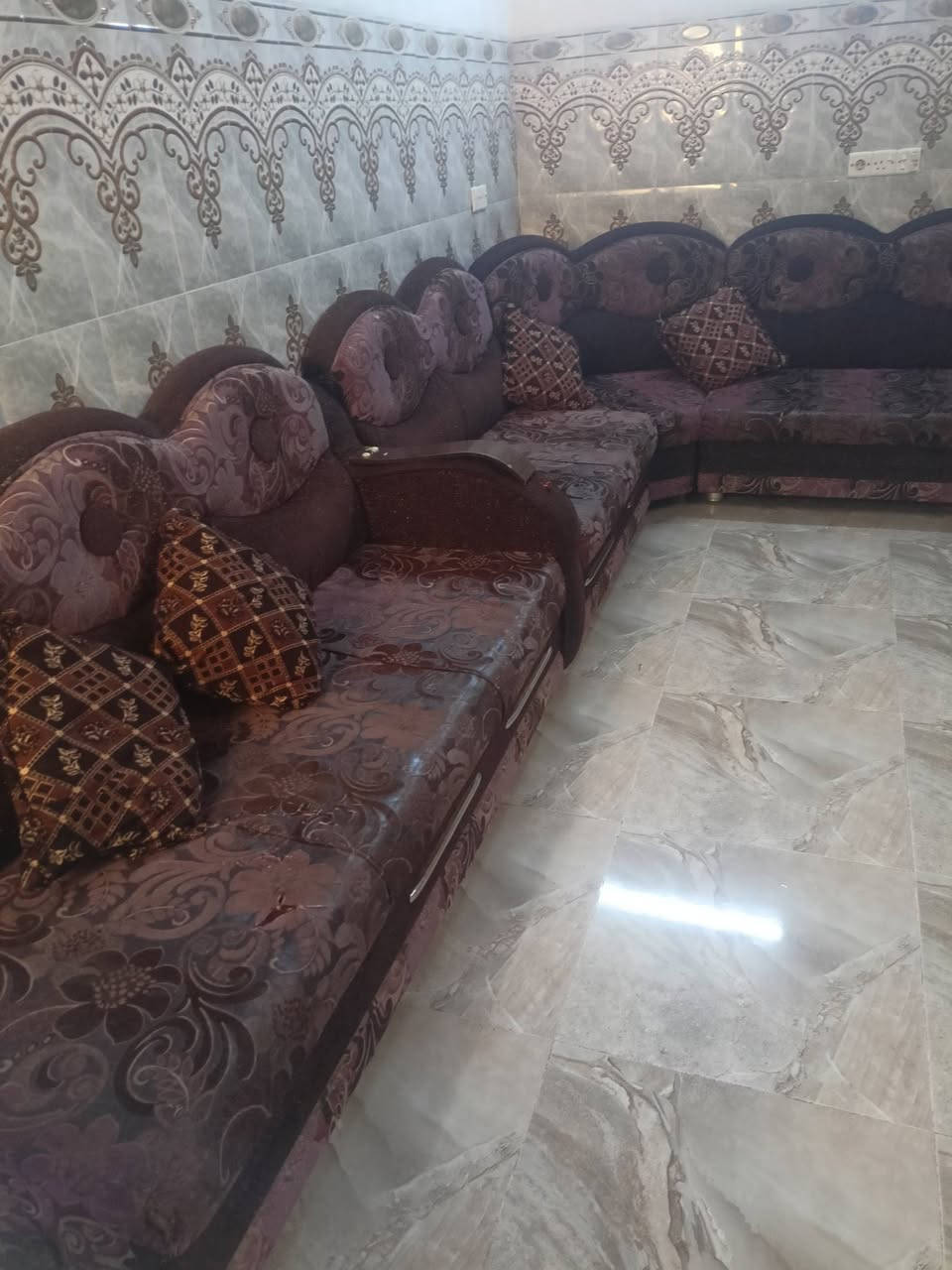 طخم  للبيع مكان حي الانتصار شارع 60 /السعر 65 وبي مجال ال استفسار على رقم  *********** بس واتساب /وخاص مفتوح

