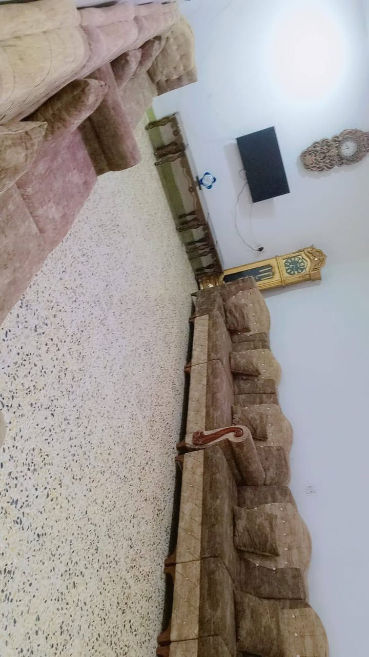 دار للبيع المساحه ٢٥٠ كاع خليل الصالح سند ٢٥
***********
