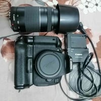 كاميرا كانون 700d مع ملحقاتها موضحة بالصورة مراوس بكاميرا نيكون  للتوا...