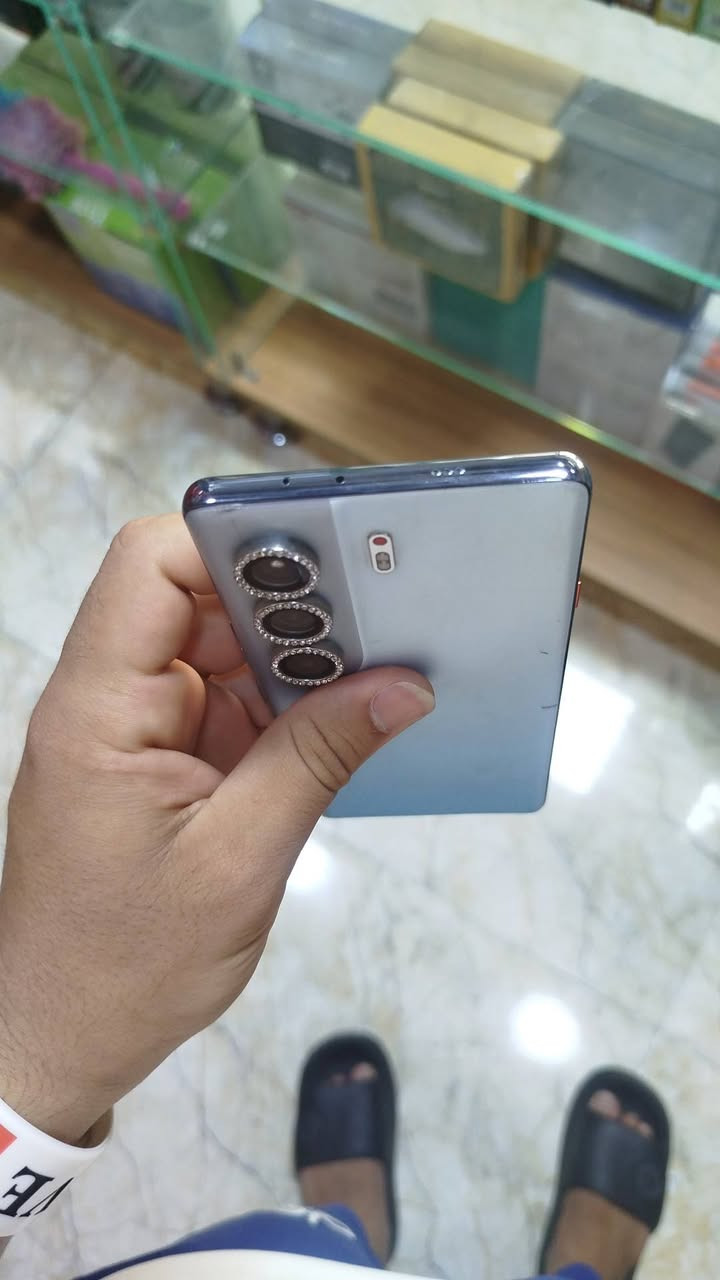 كامون 40 برو 5G • ذاكرة ٢٥٦ • كاميرا خربانه