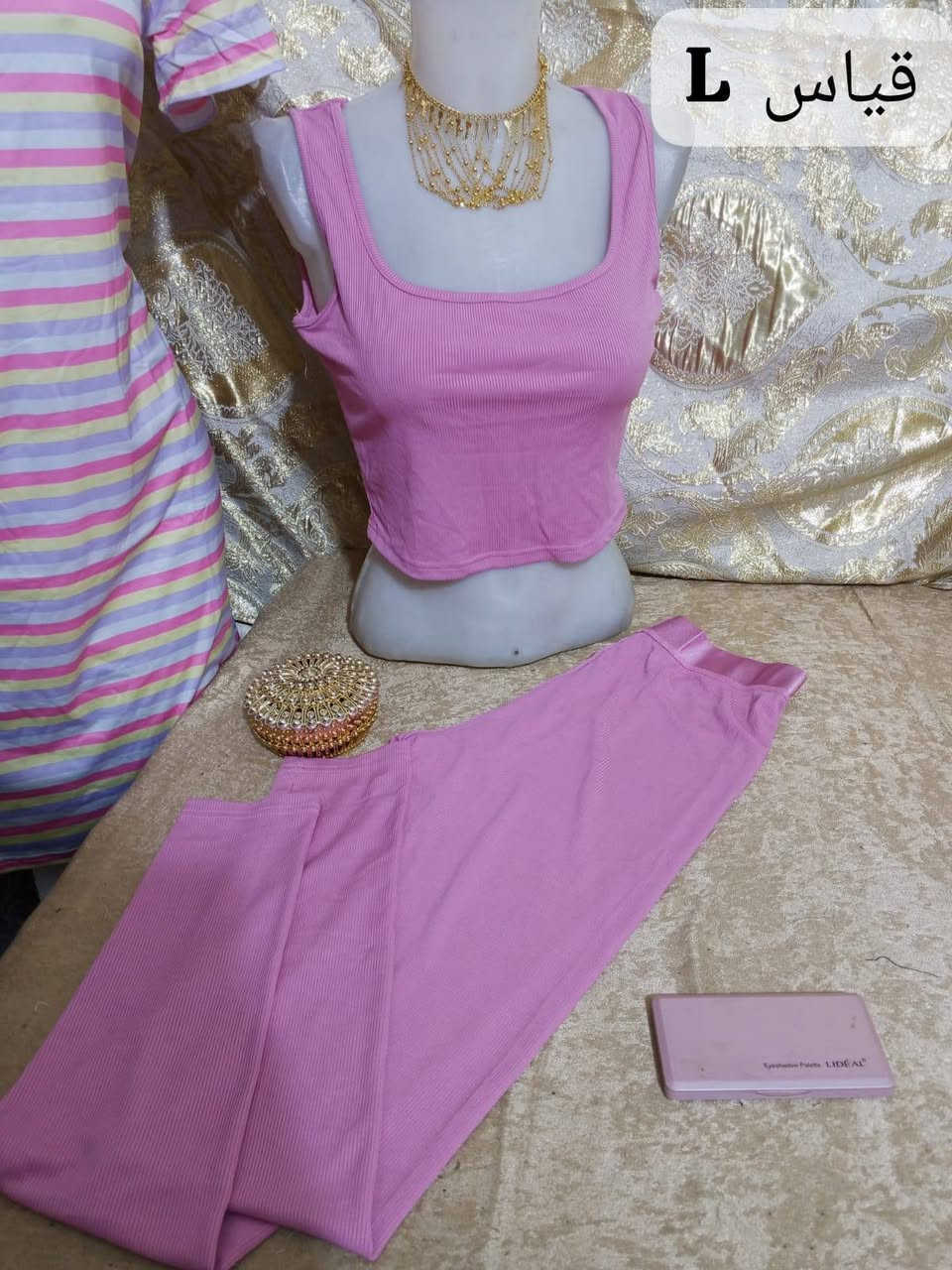 «بنوتات، تراكات شي إن وصلت 😍 قطع مرتبة وعملية وتخبل باللبس.»
الاستفسار على الرقم ***********
