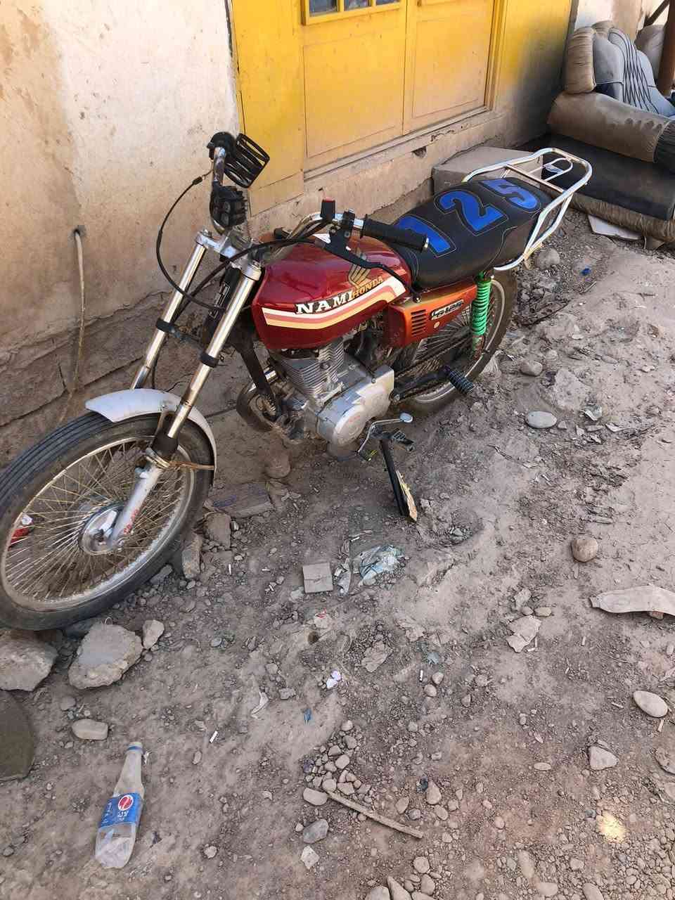 للبيع جاهزه اي نقص مابيها 
مكانها خان بني سعد 
***********
