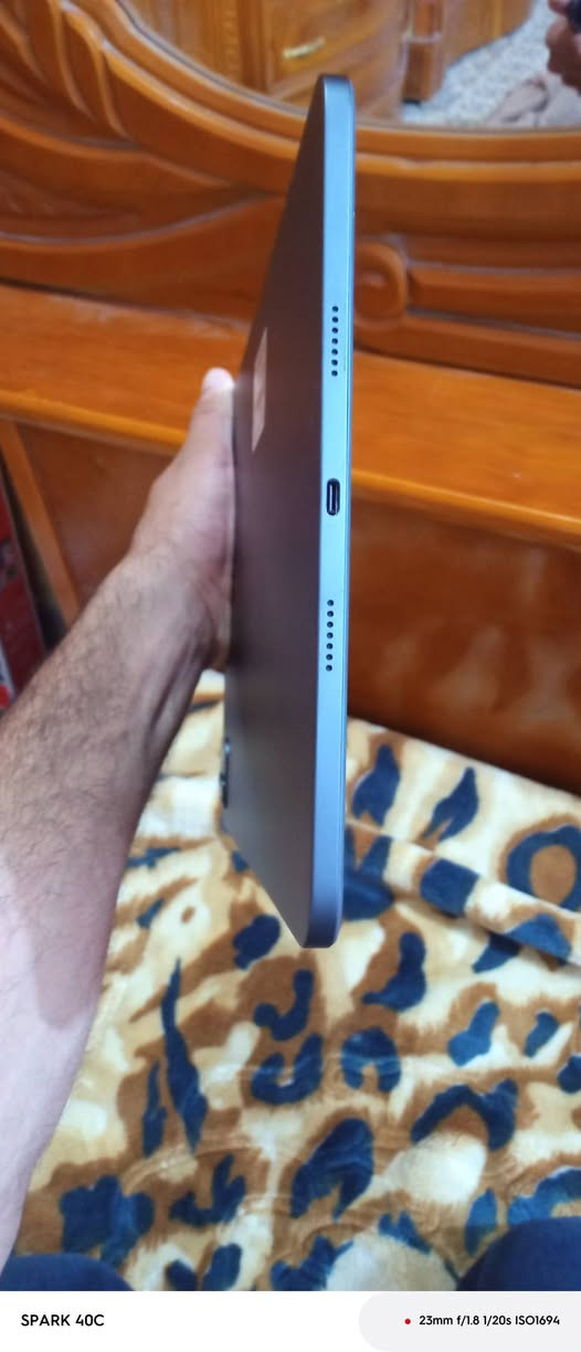 السلام عليكم ايباد بلاك فيو لينك 8 أخو الجديد كامل ملحقات أخذتة قبل كم يوم 325 اريدة قفل 280 تواصل واتساب ***********
