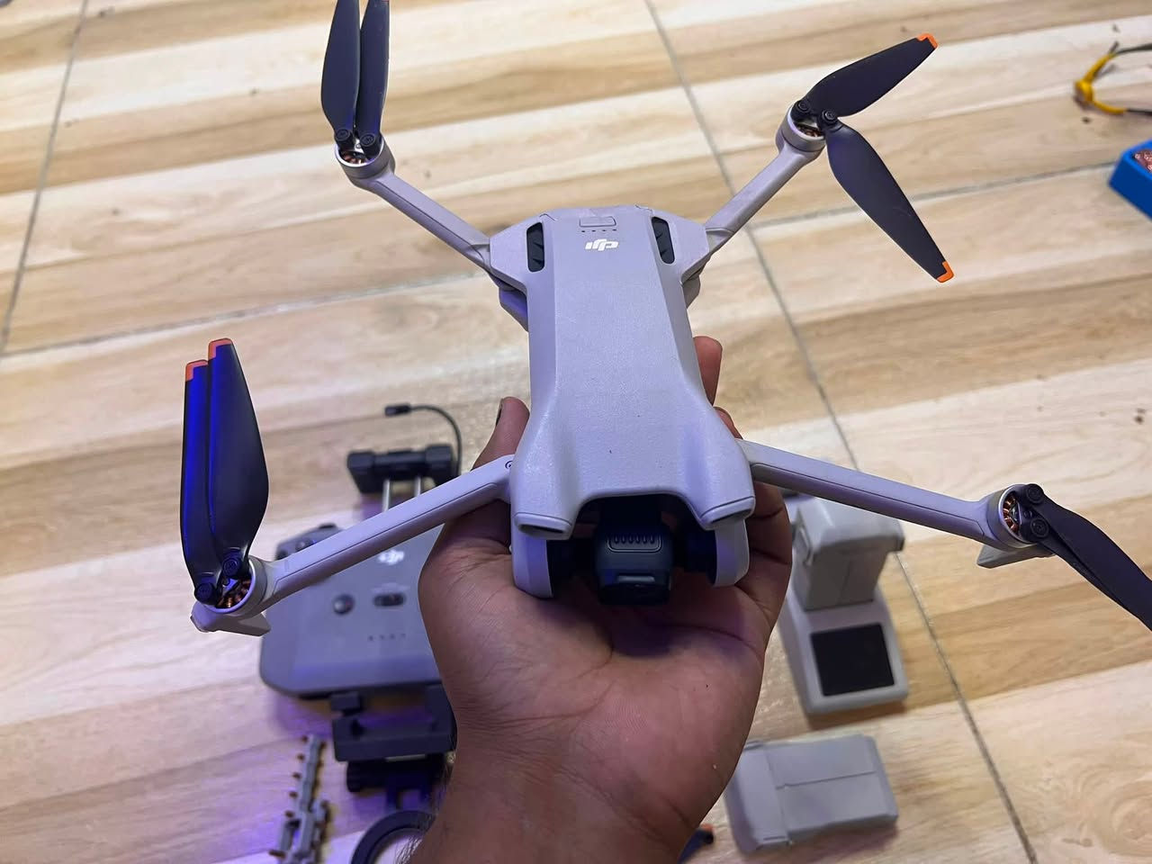 Mini 3
بطاريتين وحده عاديه والثانيه بلاص 
السعر خاص 
مكاني بغداد 
توصيل فقط داخل بغداد 
***********
متواجد واتساب
