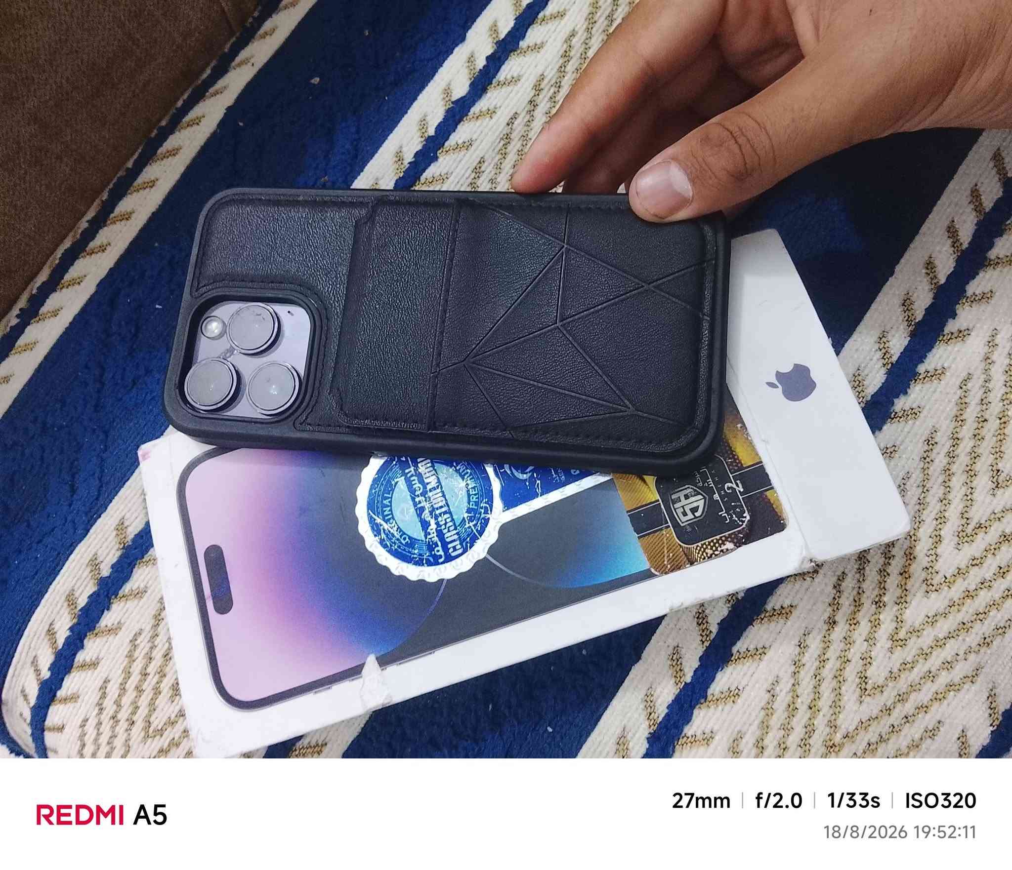ايفون 14 برو ماكس شرق اوسط دبل خط مبدل شاشة وبطارية شاشة متوسطة بس متعلك ولا شكل وبطارية اصلية وبي فطور بضهرة الباقي كلة شغال جهاز نضيف ويا كارتونة مالتة  ذاكرة 256   مكاني ببغداد حي اور رقمي *********** سعرة 550 وبي مجال قليل
